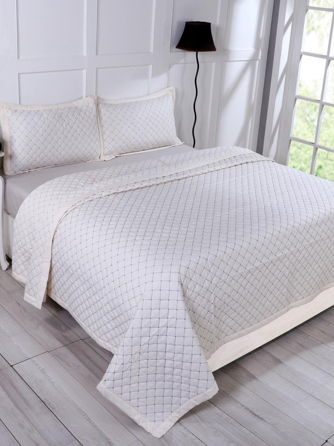 

A Homes Grace Grey Checked Double King Bed Cover With 2 Pillow Covers