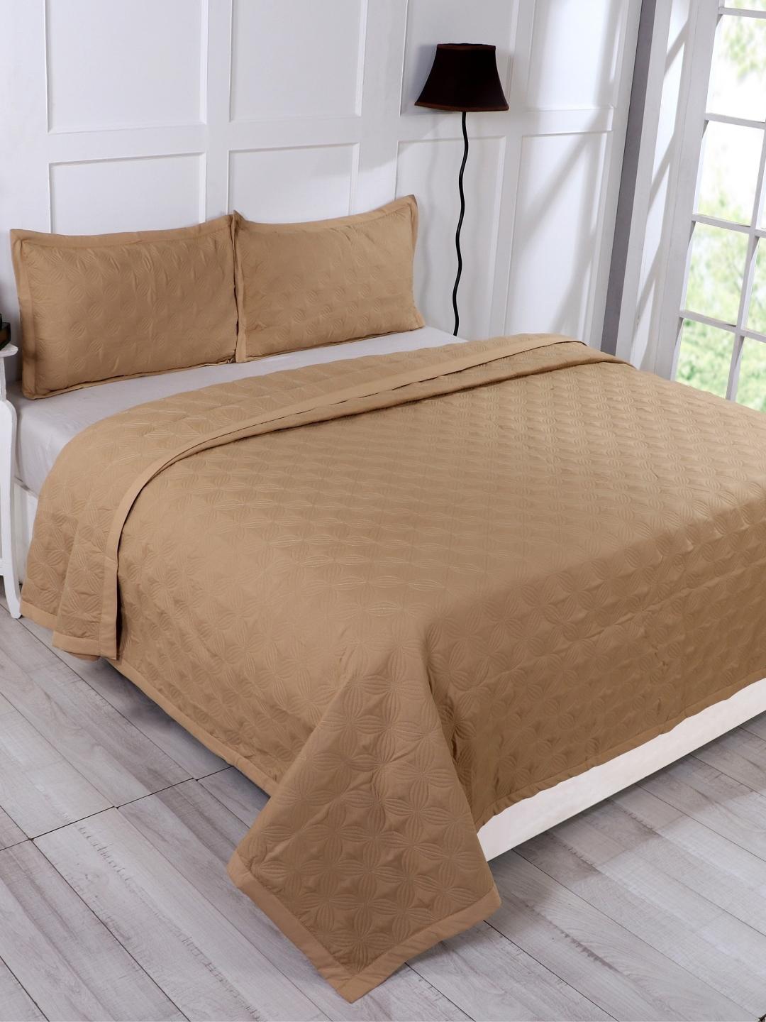 

A Homes Grace Taupe Embroidered Bed Cover with 2 Pillow Covers