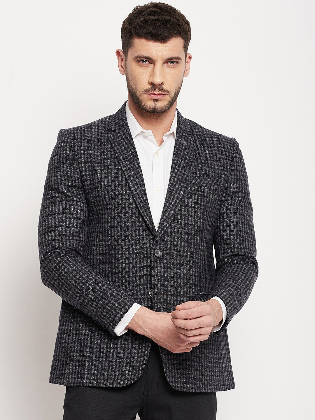 

Duke Men Grey Checked Single Breasted Blazers