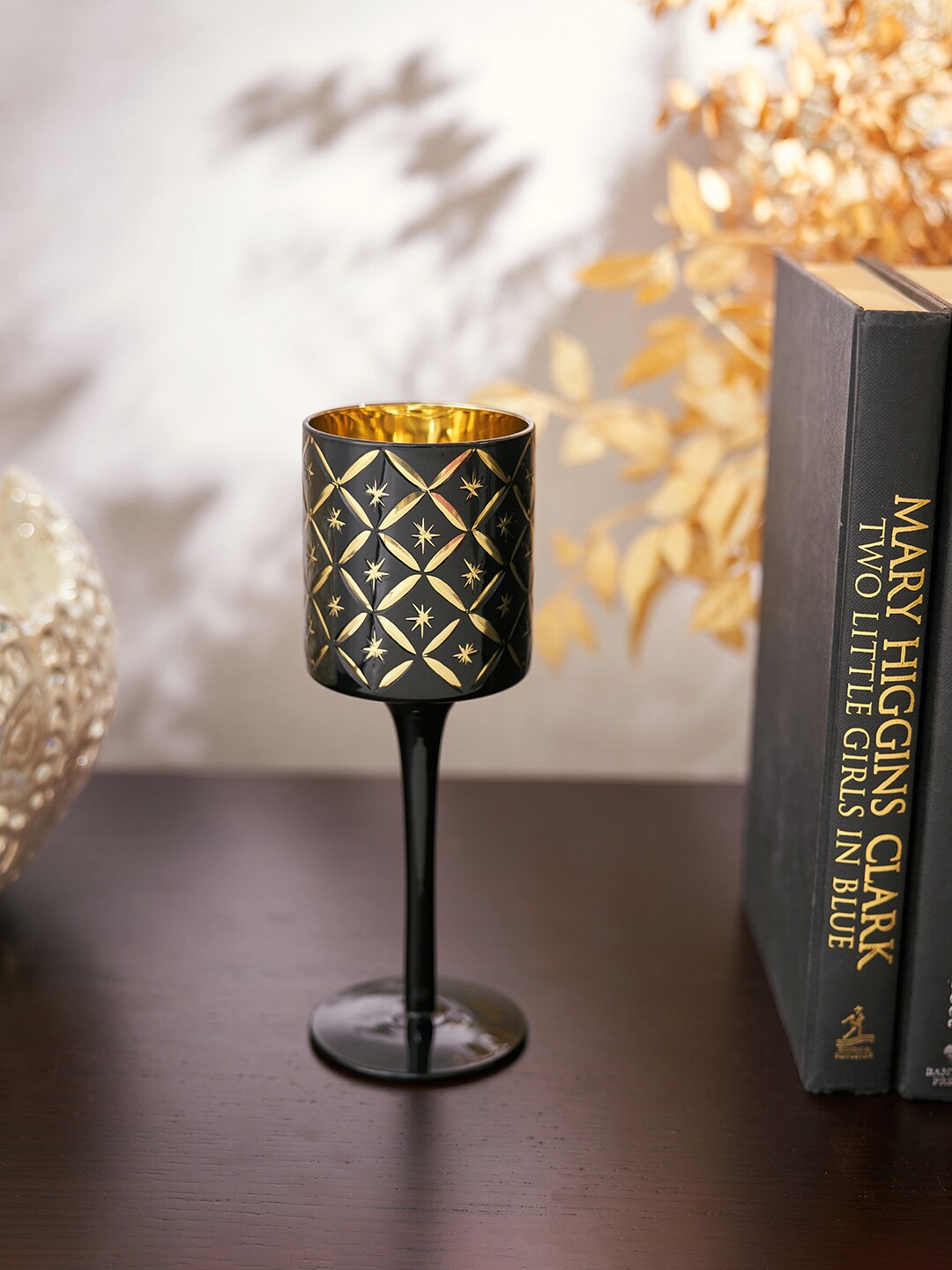 

Pure Home and Living Gold-Toned & Black Cutwork Glass Stem Candle Holders