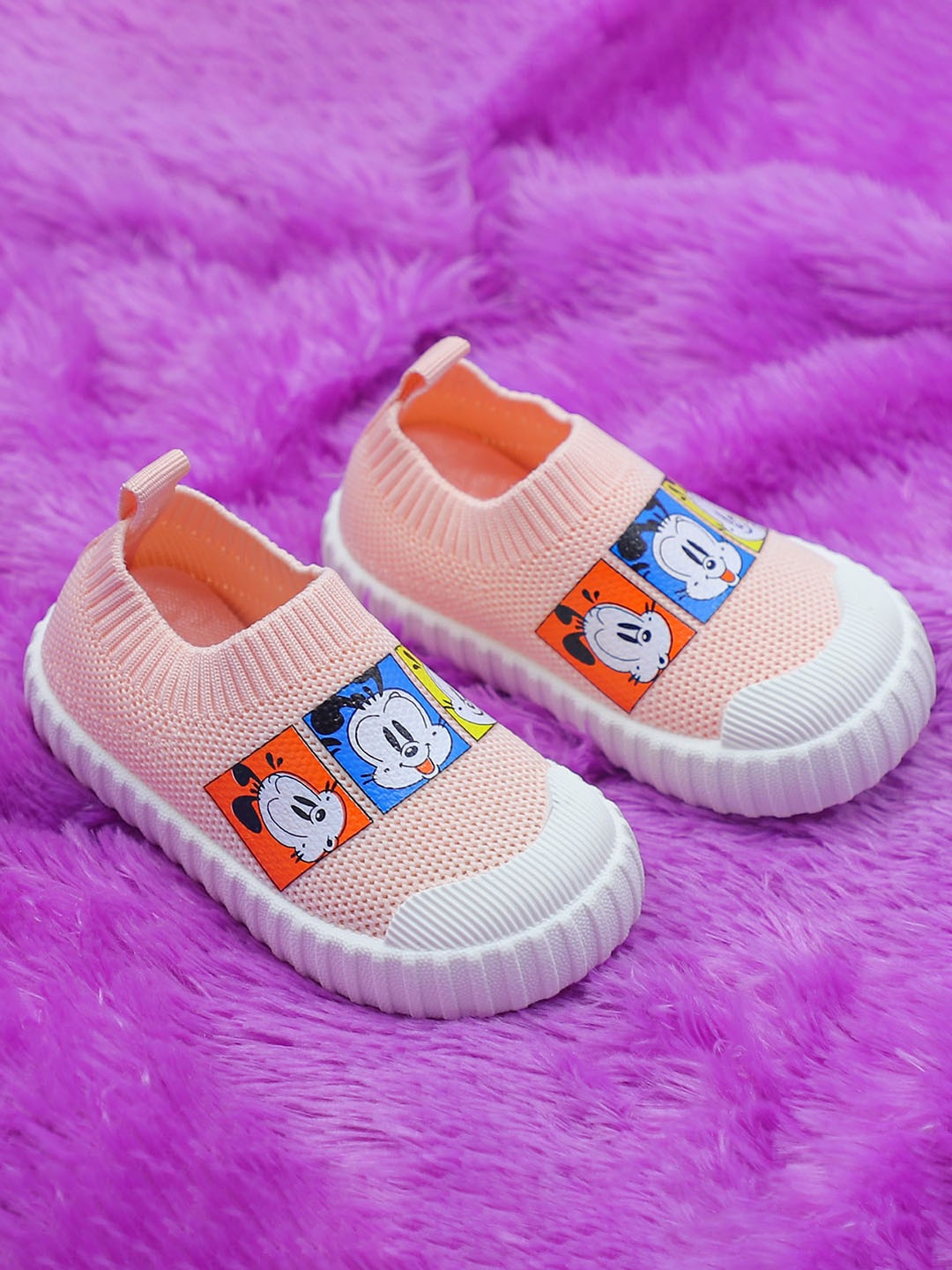 

FEETWELL SHOES Kids Pink Printed Slip-On Sneakers