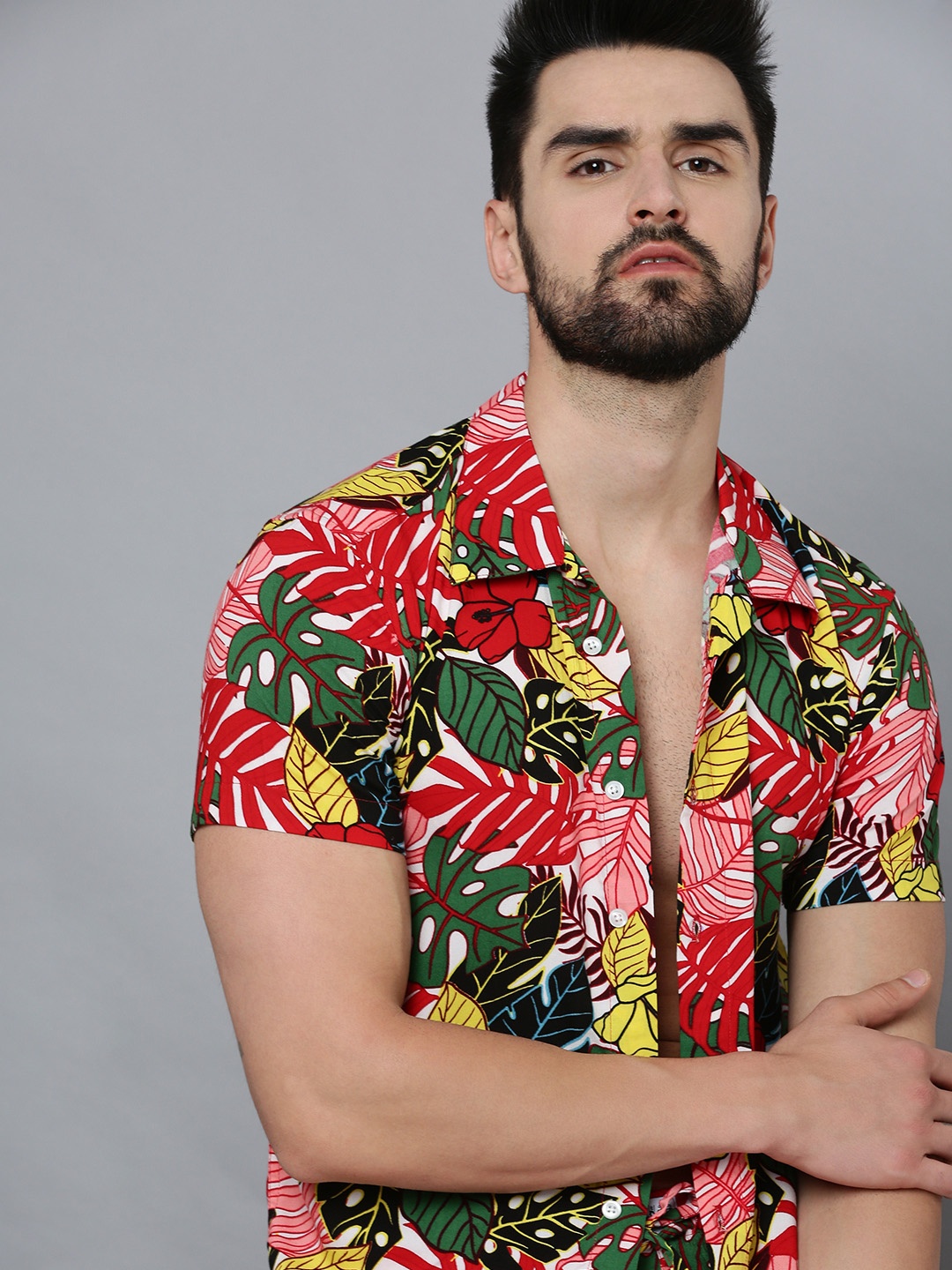 

SHOWOFF Men Red & Green Printed Shirt With Shorts Co-Ords