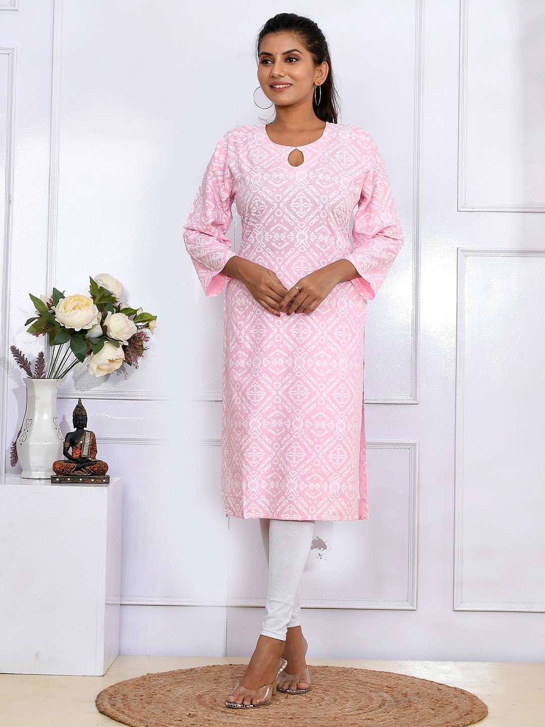 

Kesarya Women Pink & White Printed Keyhole Neck Pure Cotton Kurta