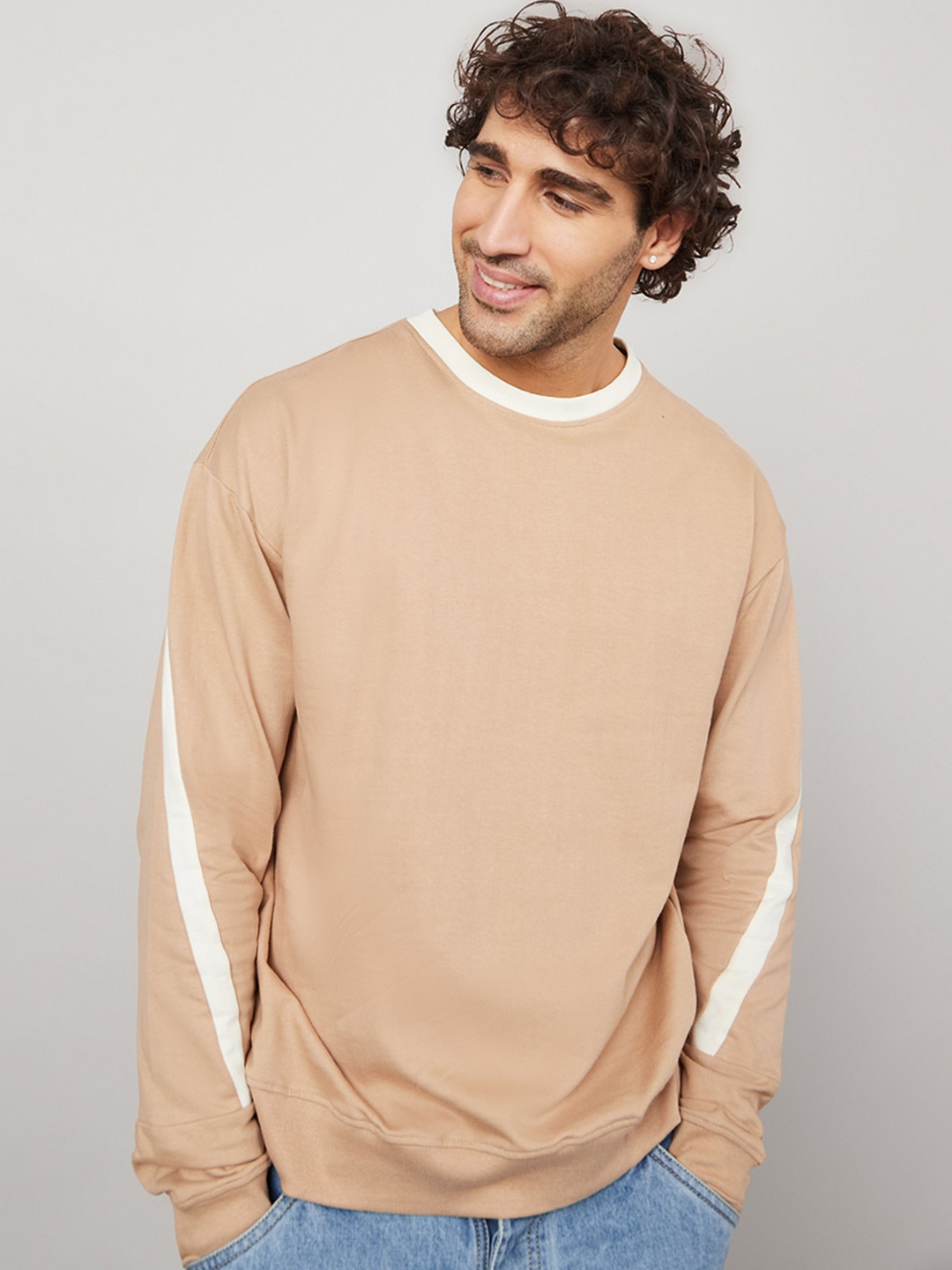 

Styli Colourblocked Sleeves and Neck Regular Cotton Sweatshirt, Beige