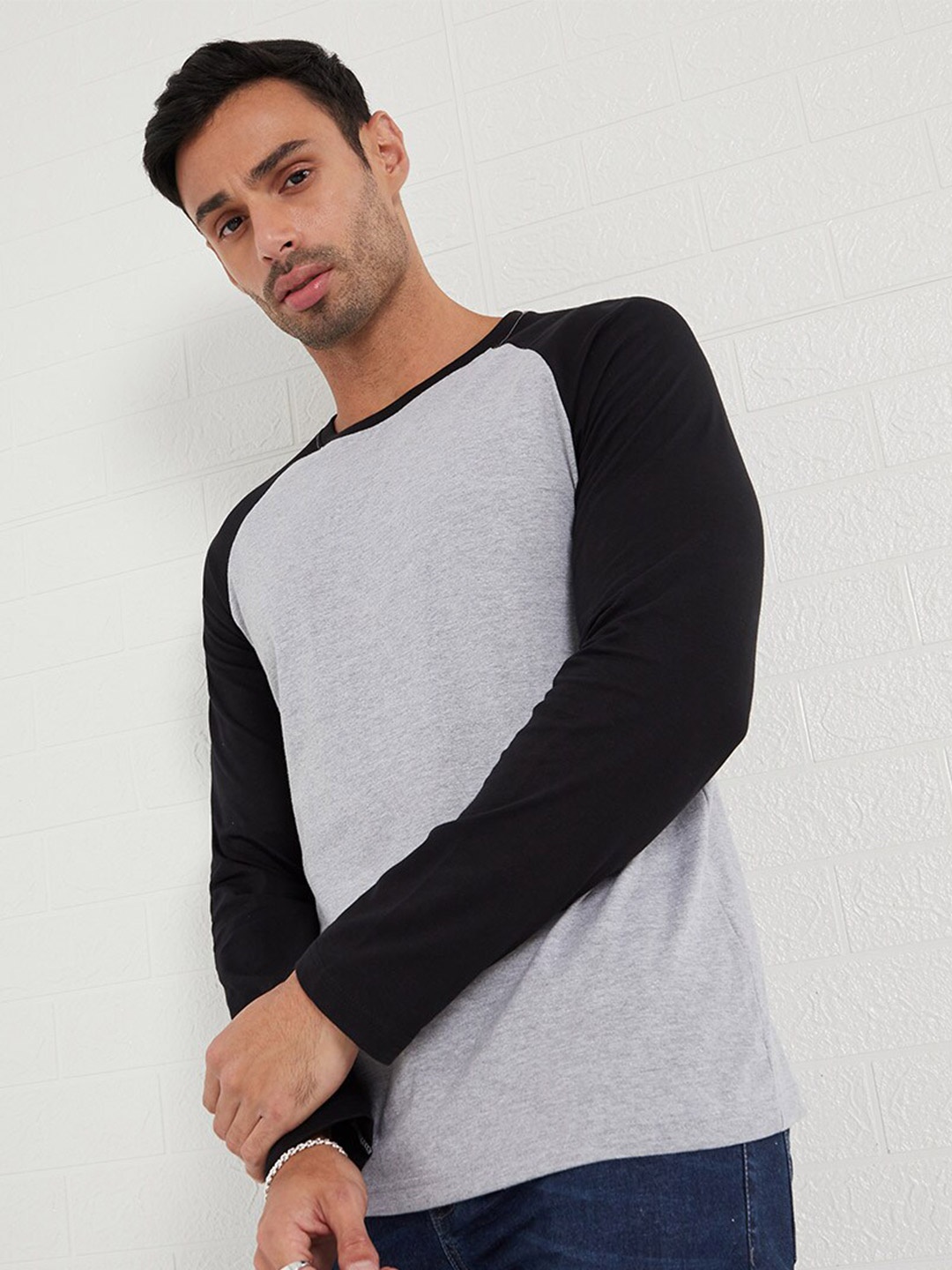 

Styli Colourblocked Raglan Sleeves Crew Neck Cotton T-Shirt, Grey