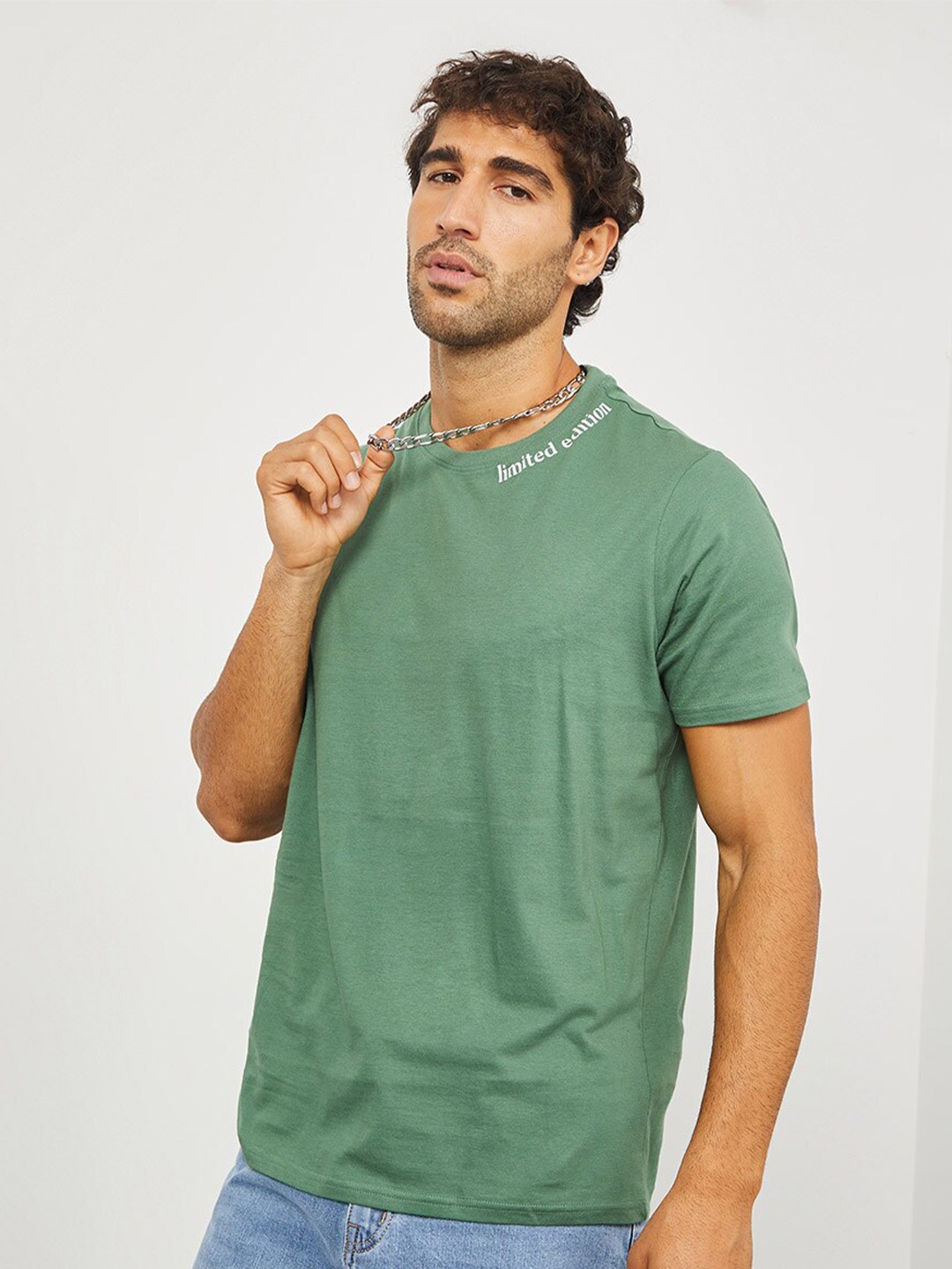 

Styli Men Placement Typography Print Knitted Regular Fit T-shirt, Green