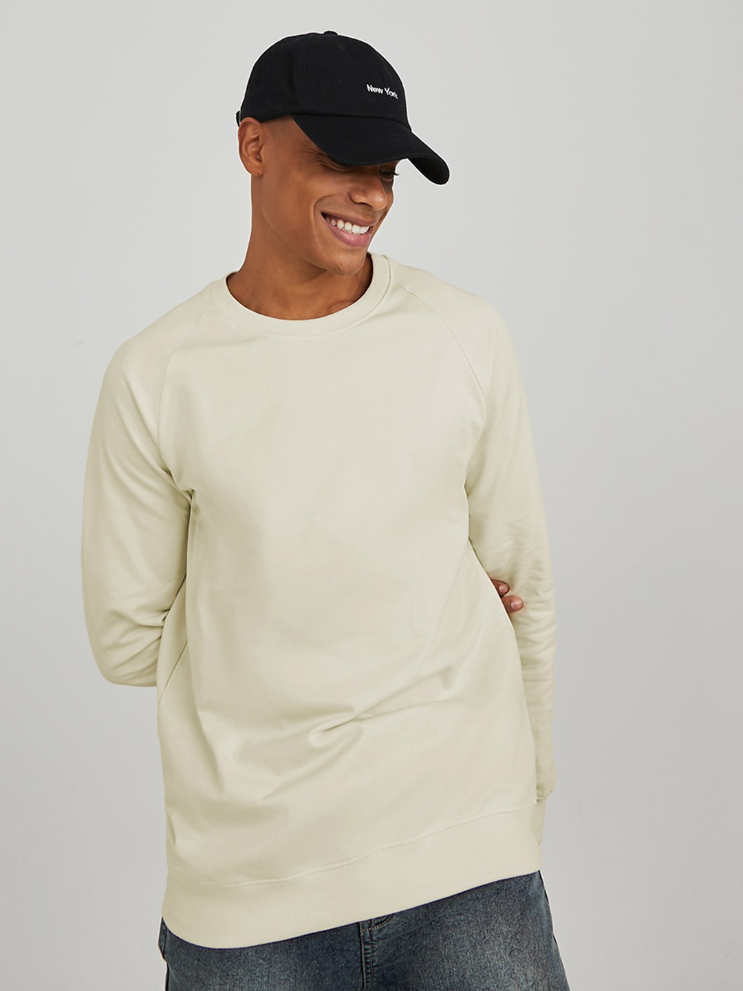 

Styli Raglan Sleeves Cotton Regular Fit Sweatshirt, Grey