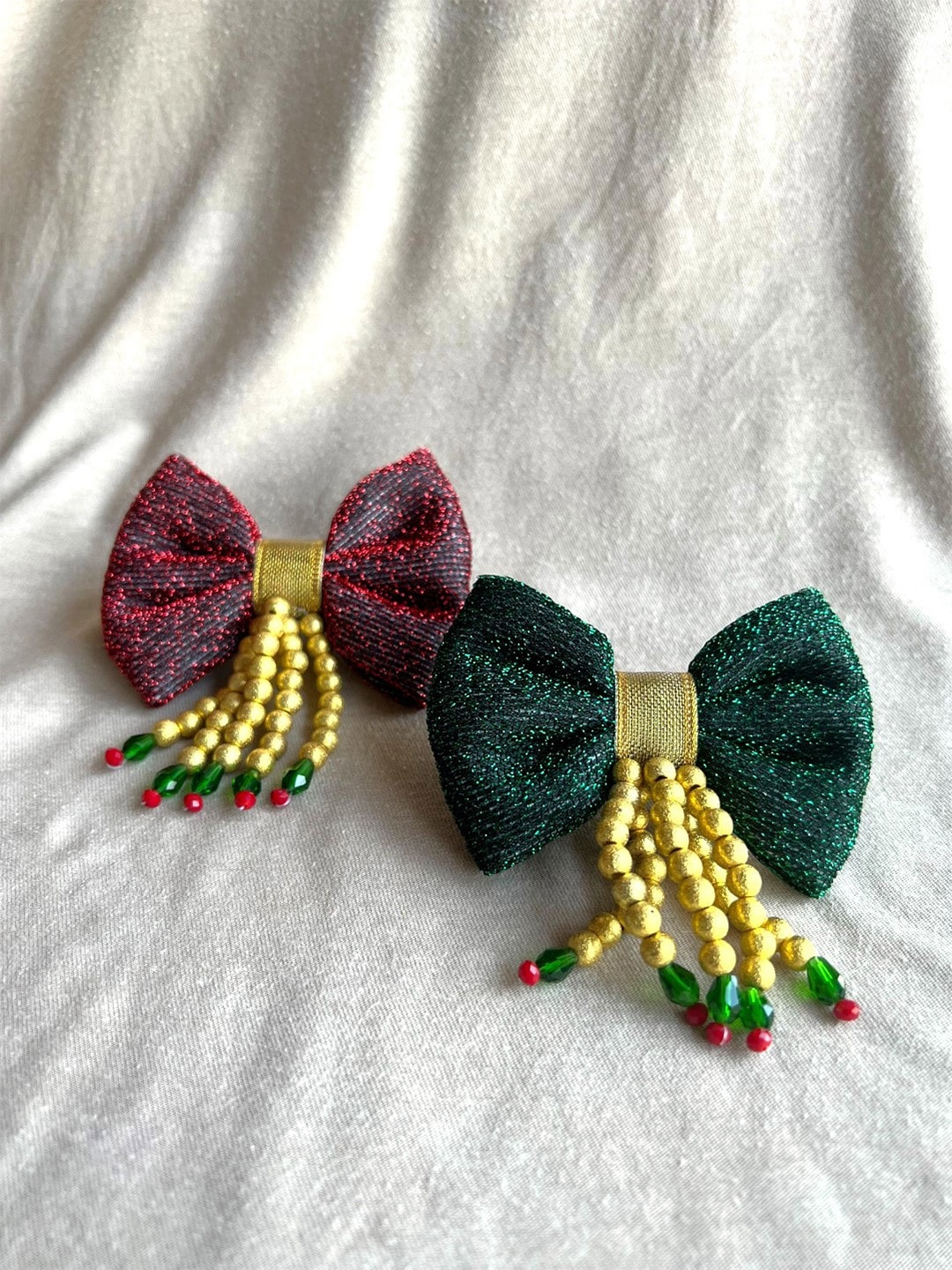 

Choko Girls Red & Green Set of 2 Beaded Hair Accessory Set