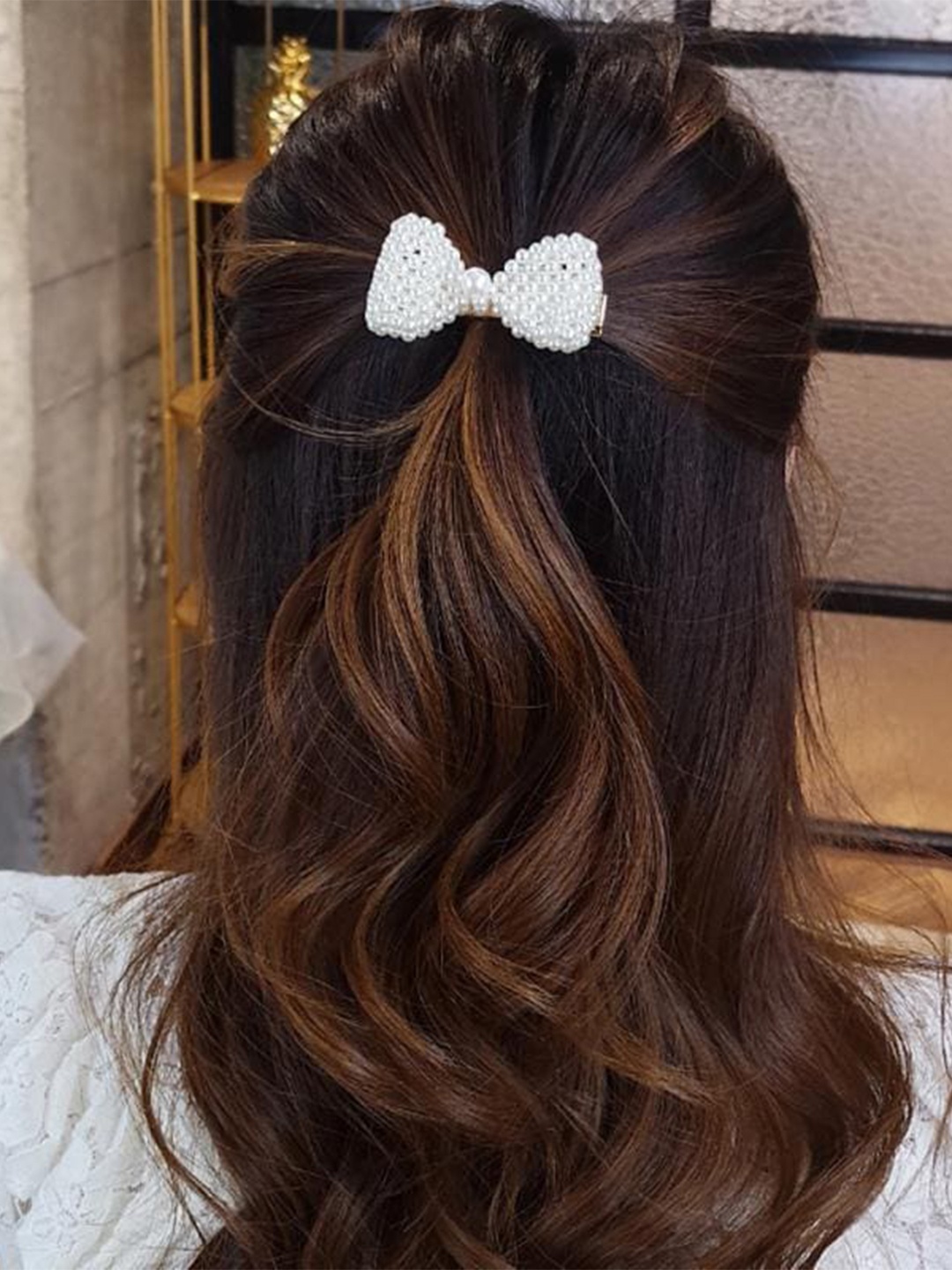 

Choko Girls White & Gold-Toned Embellished Alligator Hair Clip
