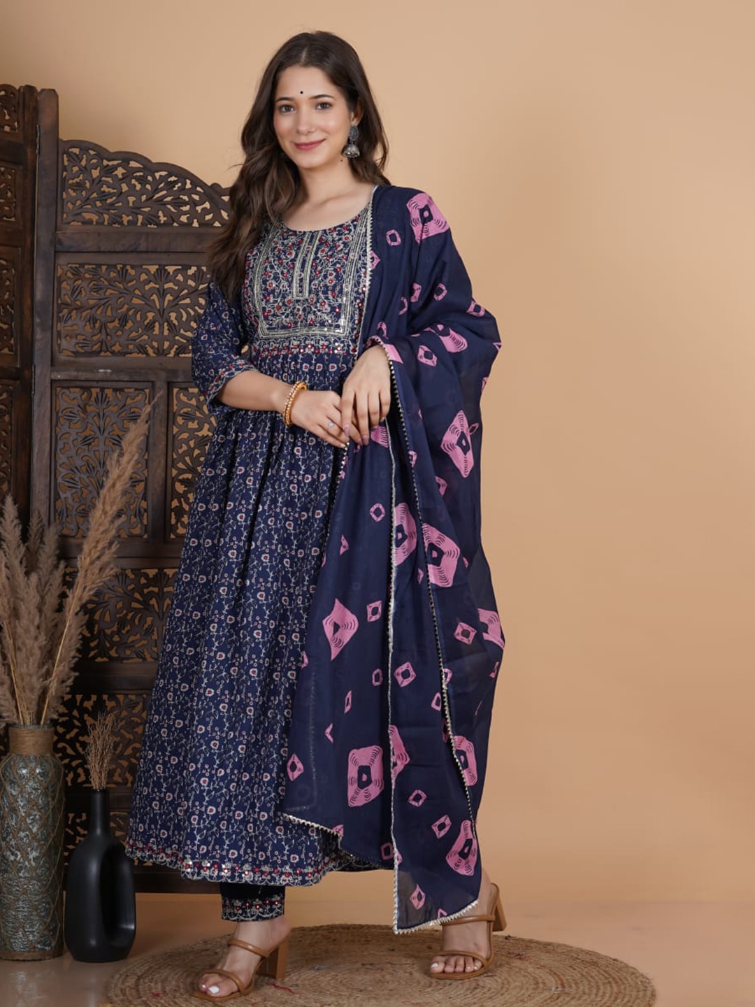 

misbis Women Blue Floral Printed Kurta with Palazzos & With Dupatta