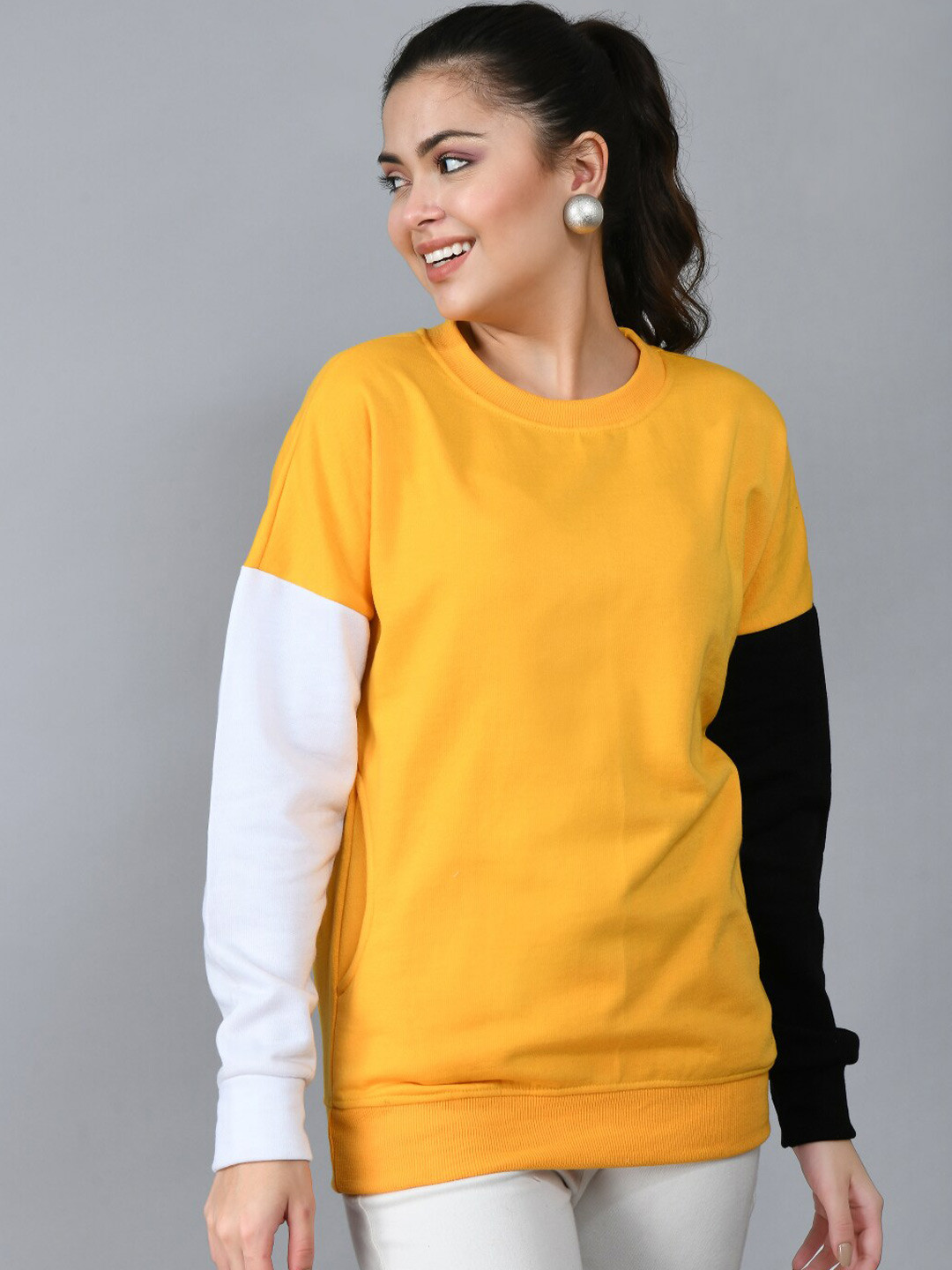

IUGA Women Yellow Colourblocked Fleece Sweatshirt