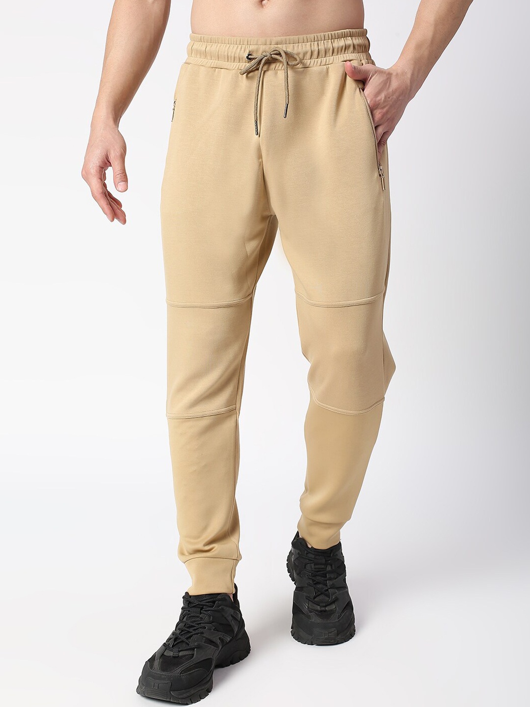 

Blamblack Men Beige Joggers