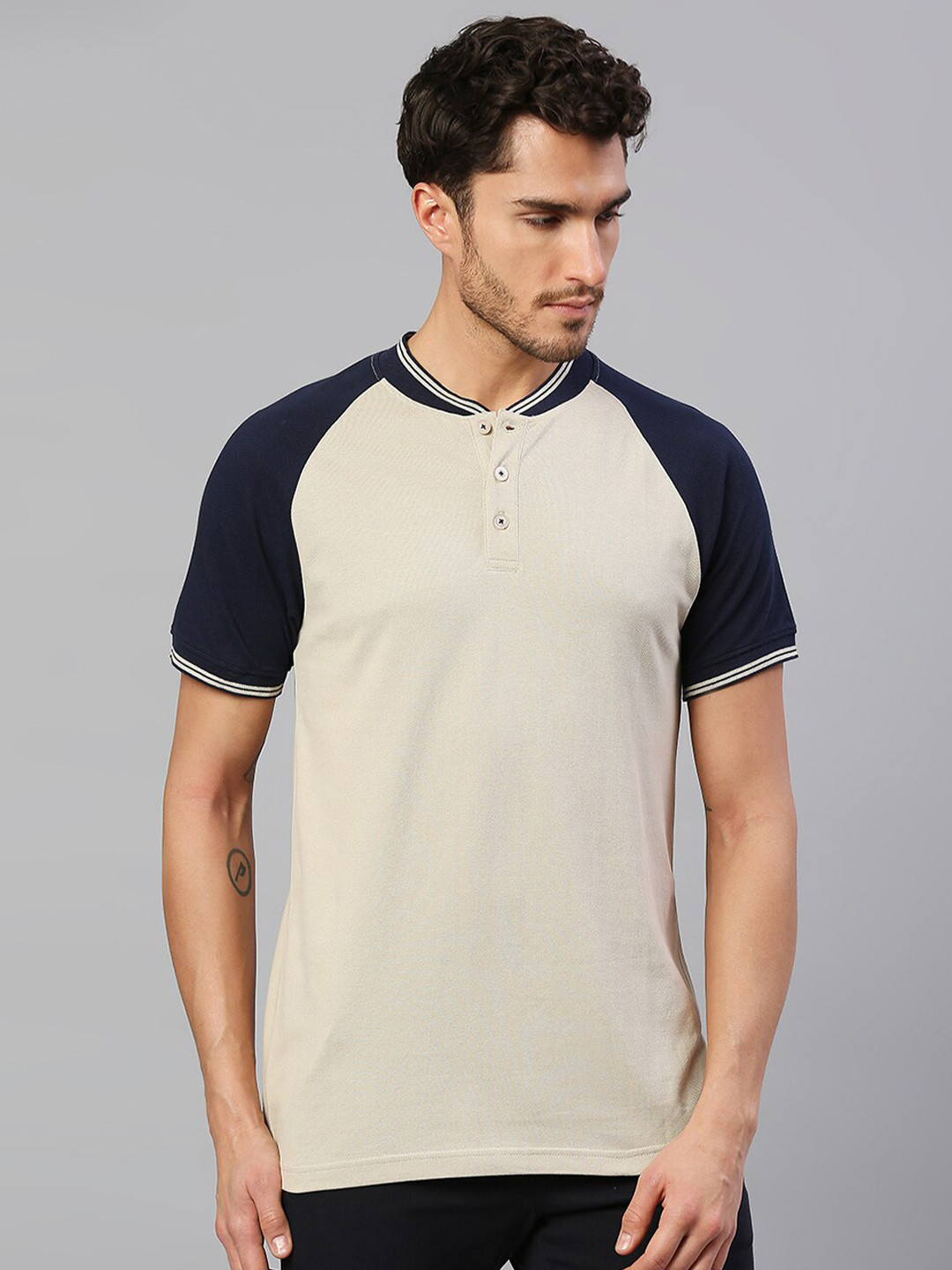 

Dennis Lingo Men Cream & Navy Blue Henley Neck Cotton T-shirt