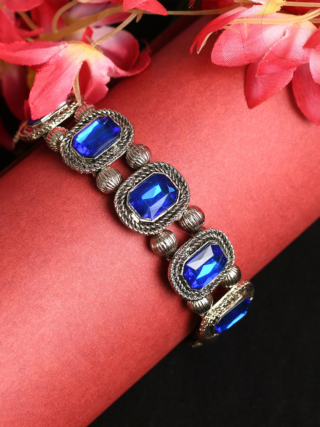 

Ratfanee Women Silver-Toned & Blue Oxidised Silver-Plated Cuff Bracelet
