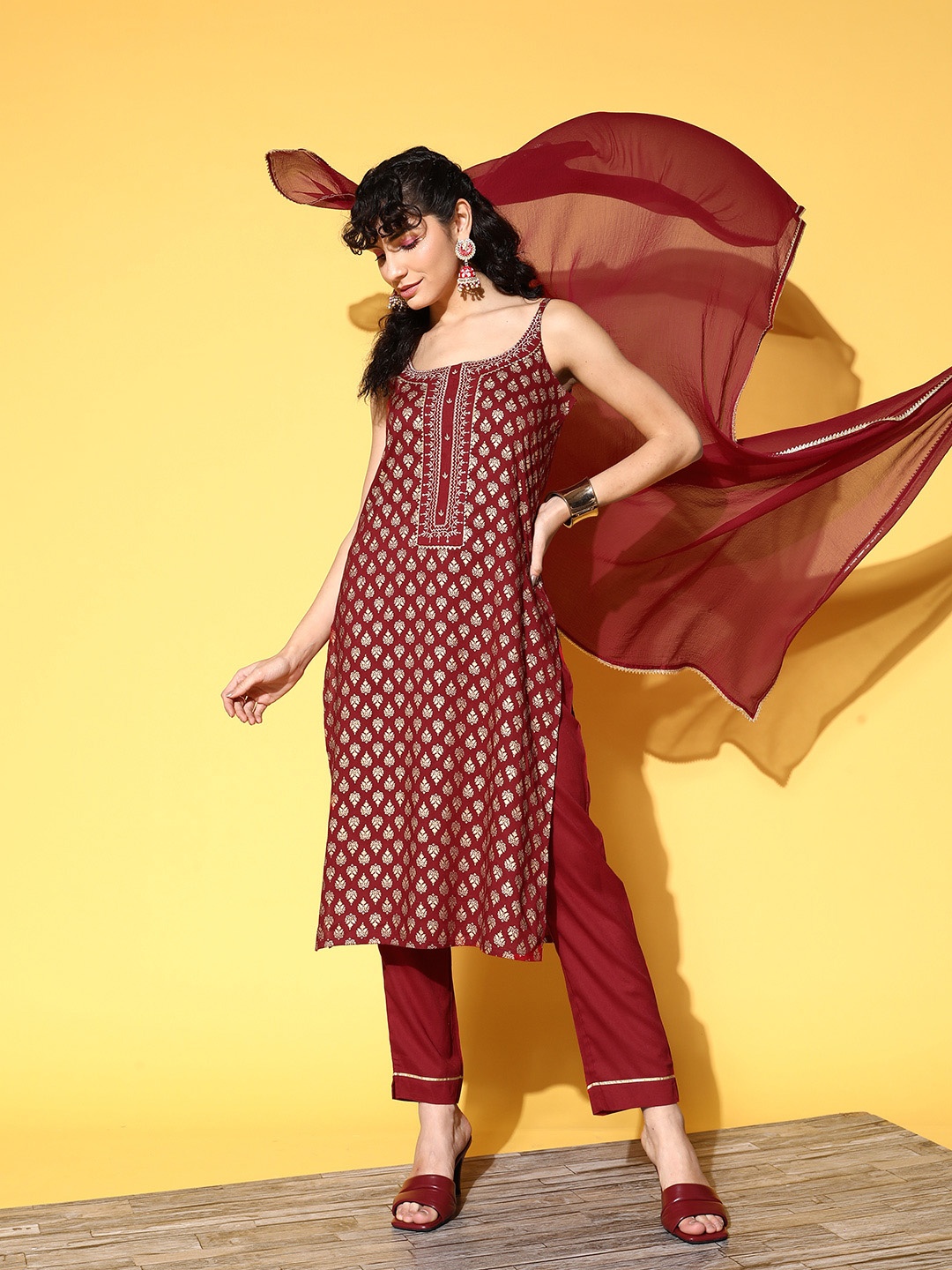 

Ishin Women Maroon Ethnic Motifs Printed Kurta with Trousers & With Dupatta