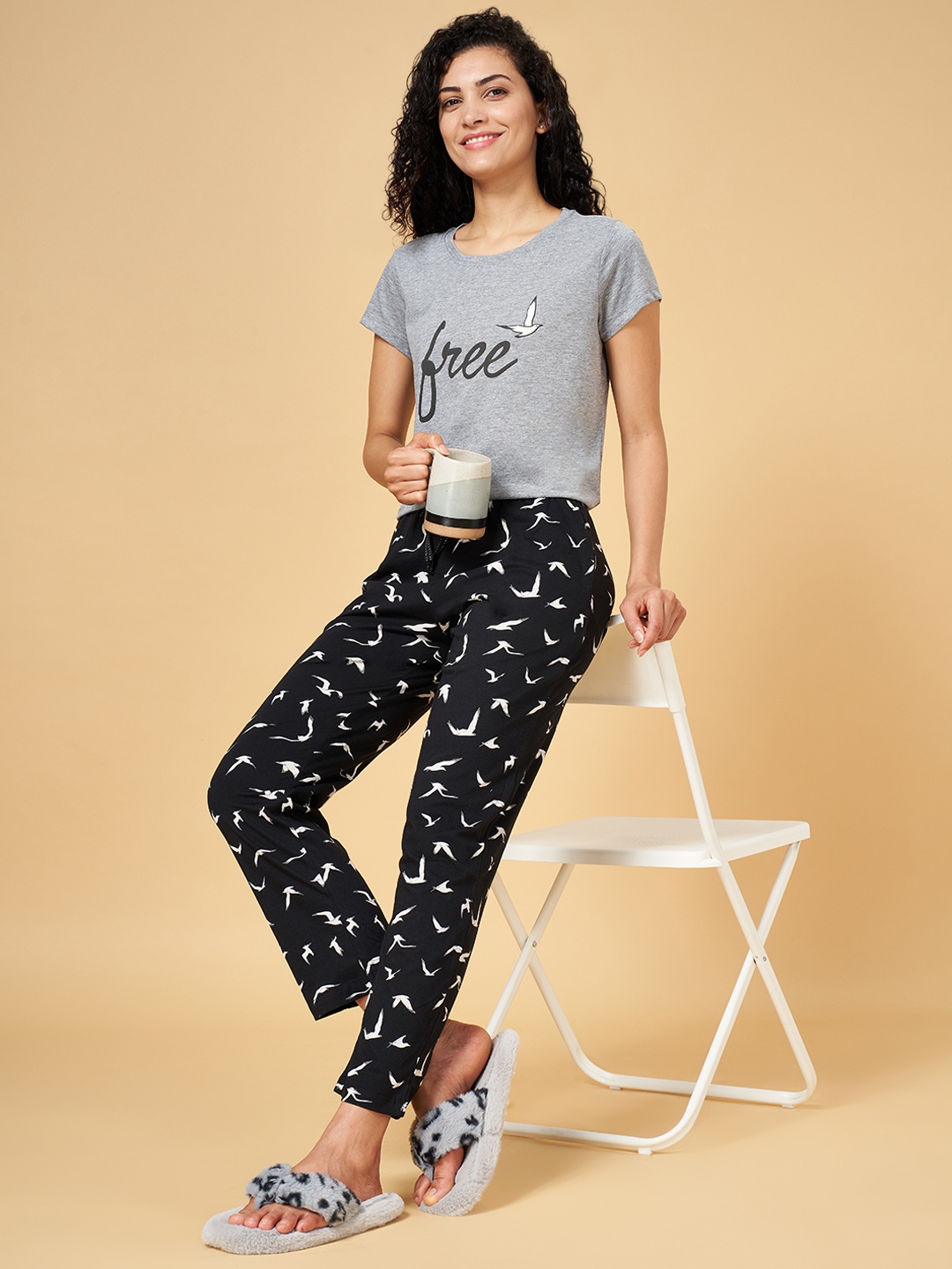 

YU by Pantaloons Women Grey & Black Printed Night suit