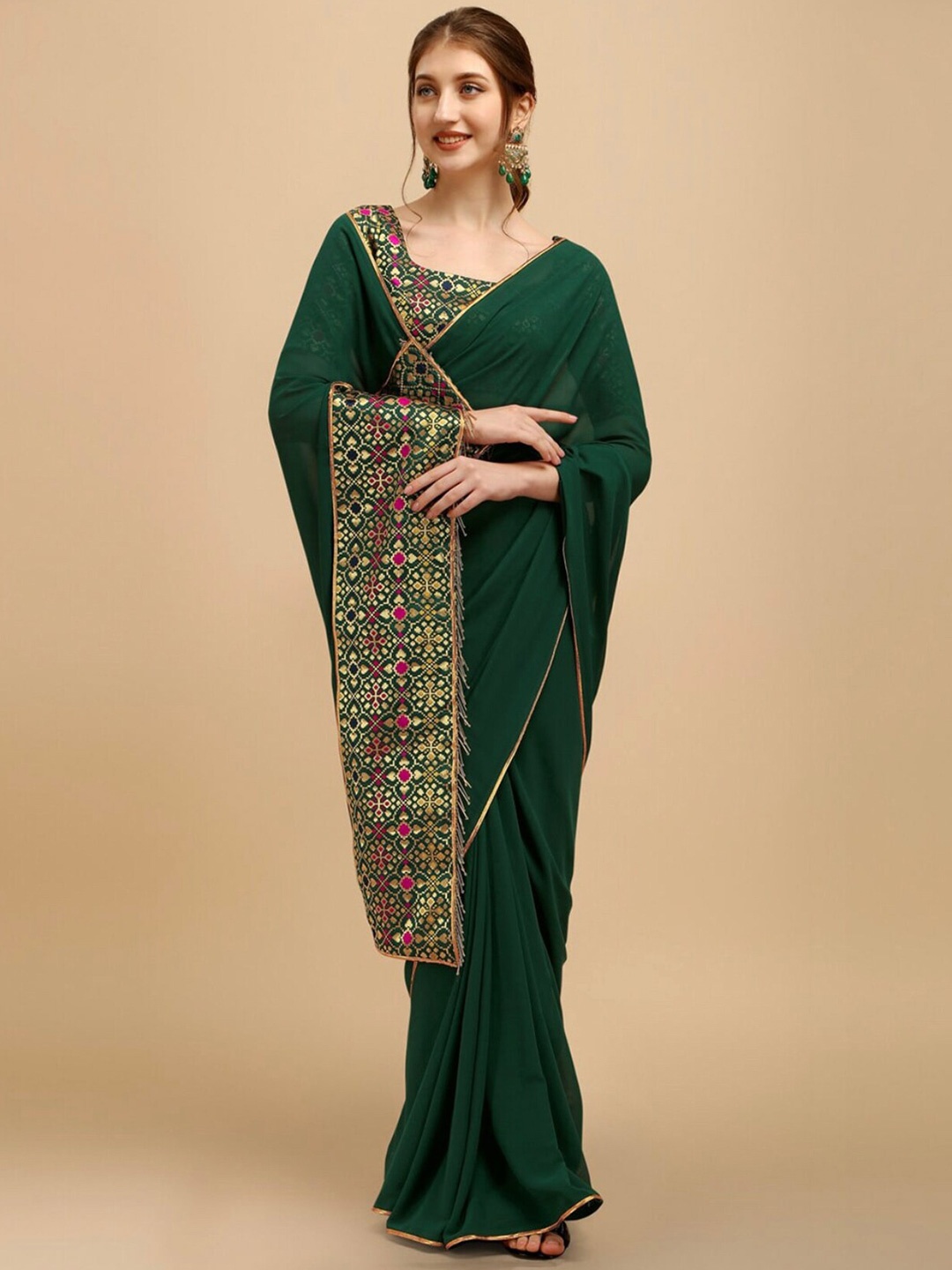 

WEAVETECH IMPEX Green & Gold-Toned Georgette Saree