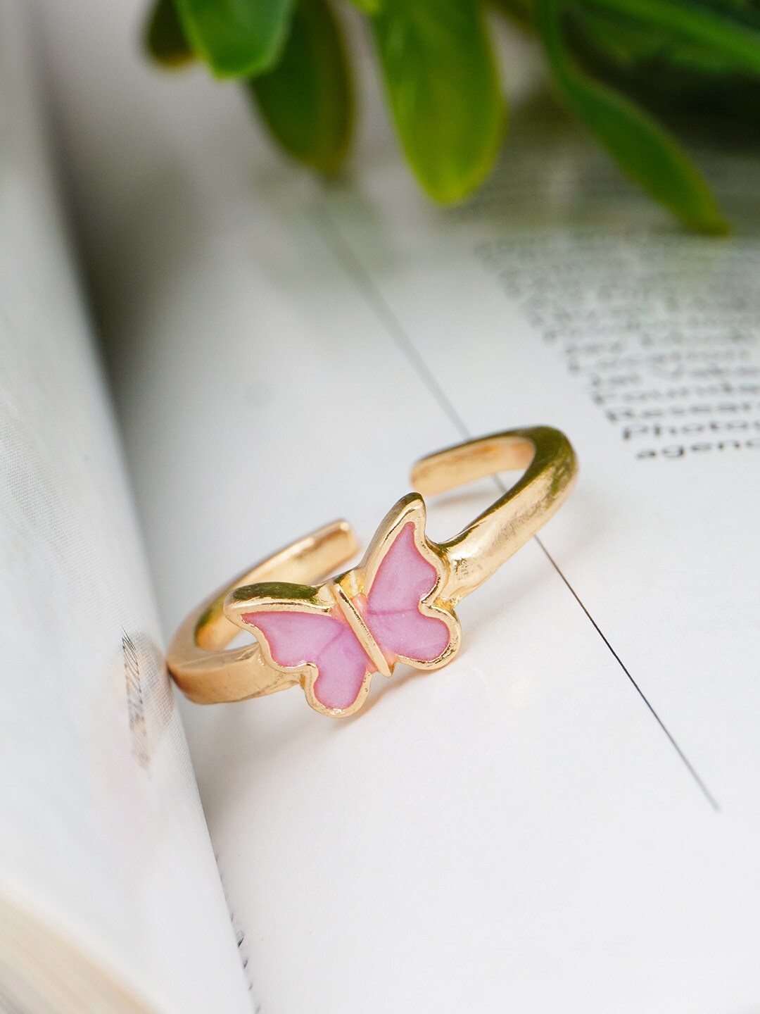 

Ferosh Women Gold-Plated Butterfly Shaped Adjustable Finger Ring, Pink