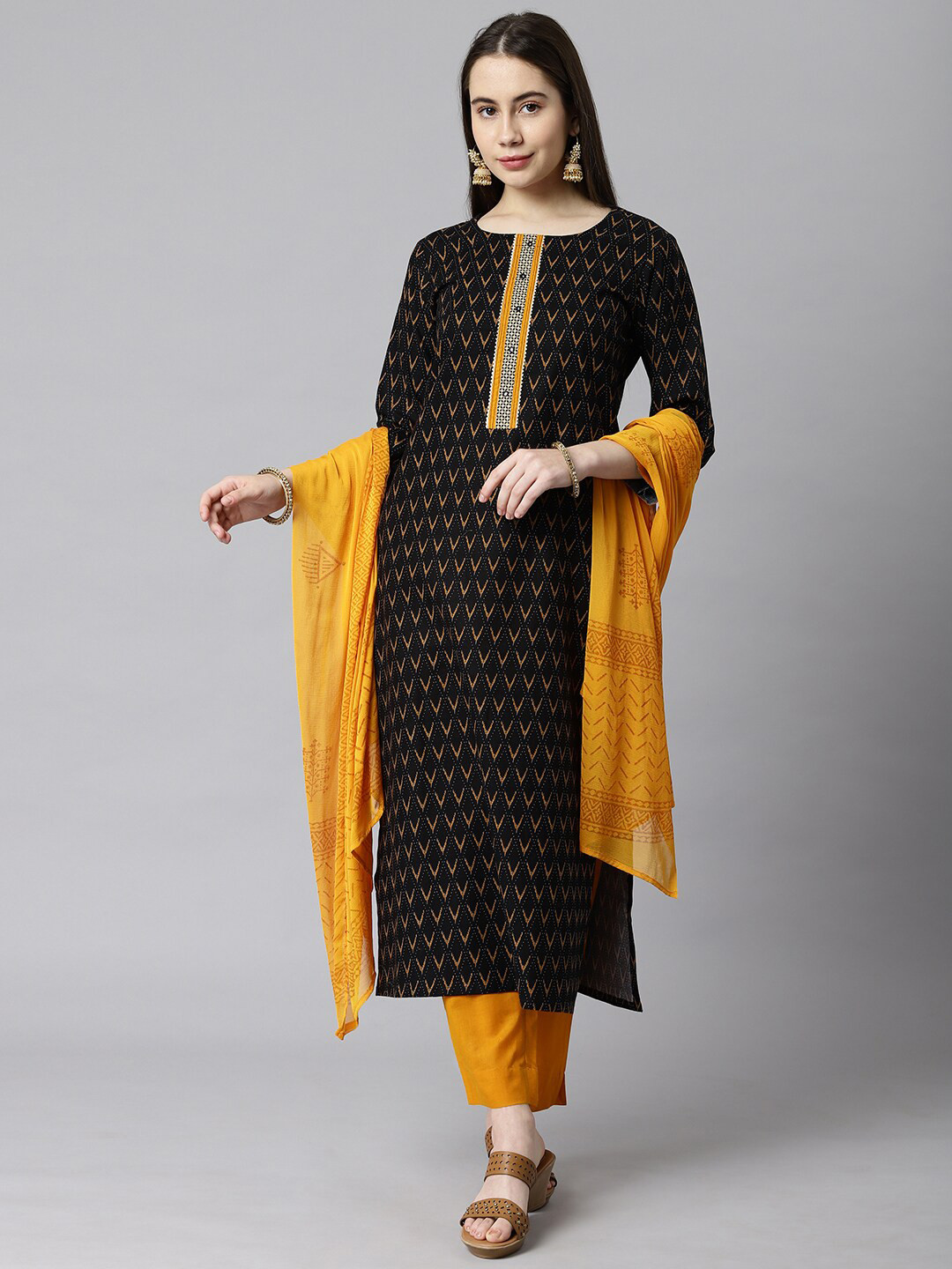 

KAMI KUBI Black & Yellow Printed Unstitched Dress Material