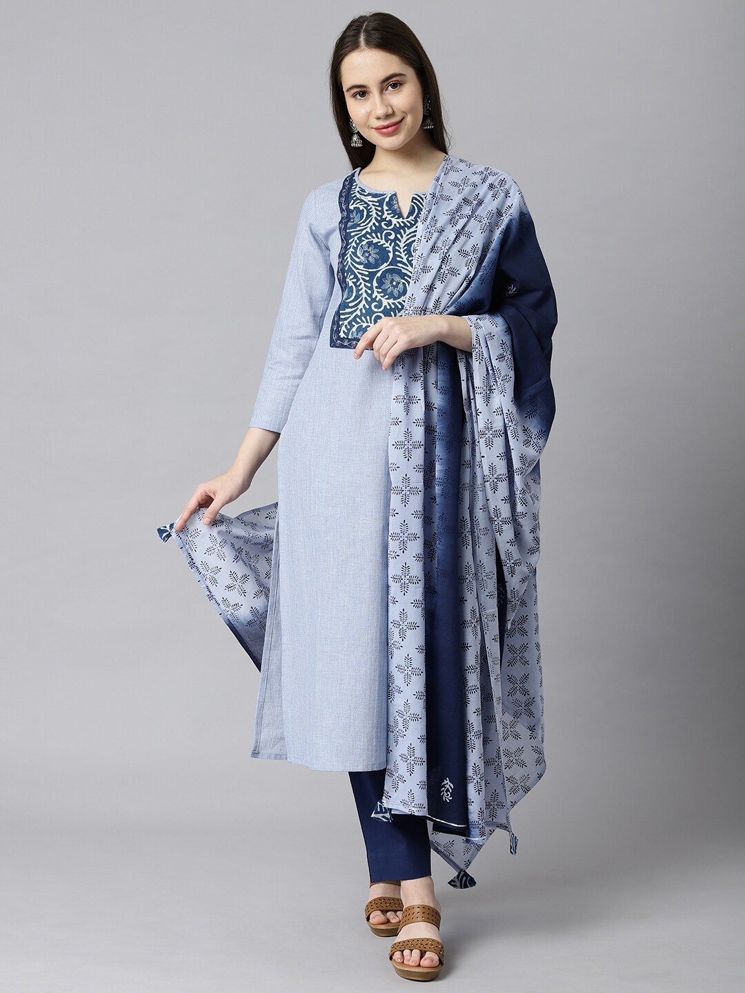 

KAMI KUBI Blue & Navy Blue Printed Unstitched Dress Material