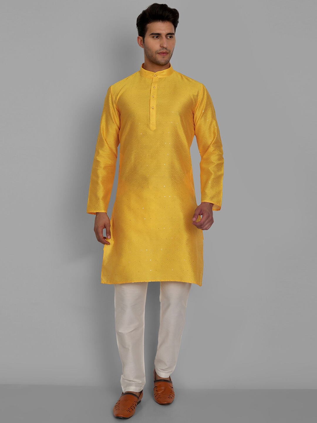 

Pakiza Men Yellow Kurta with Pyjama