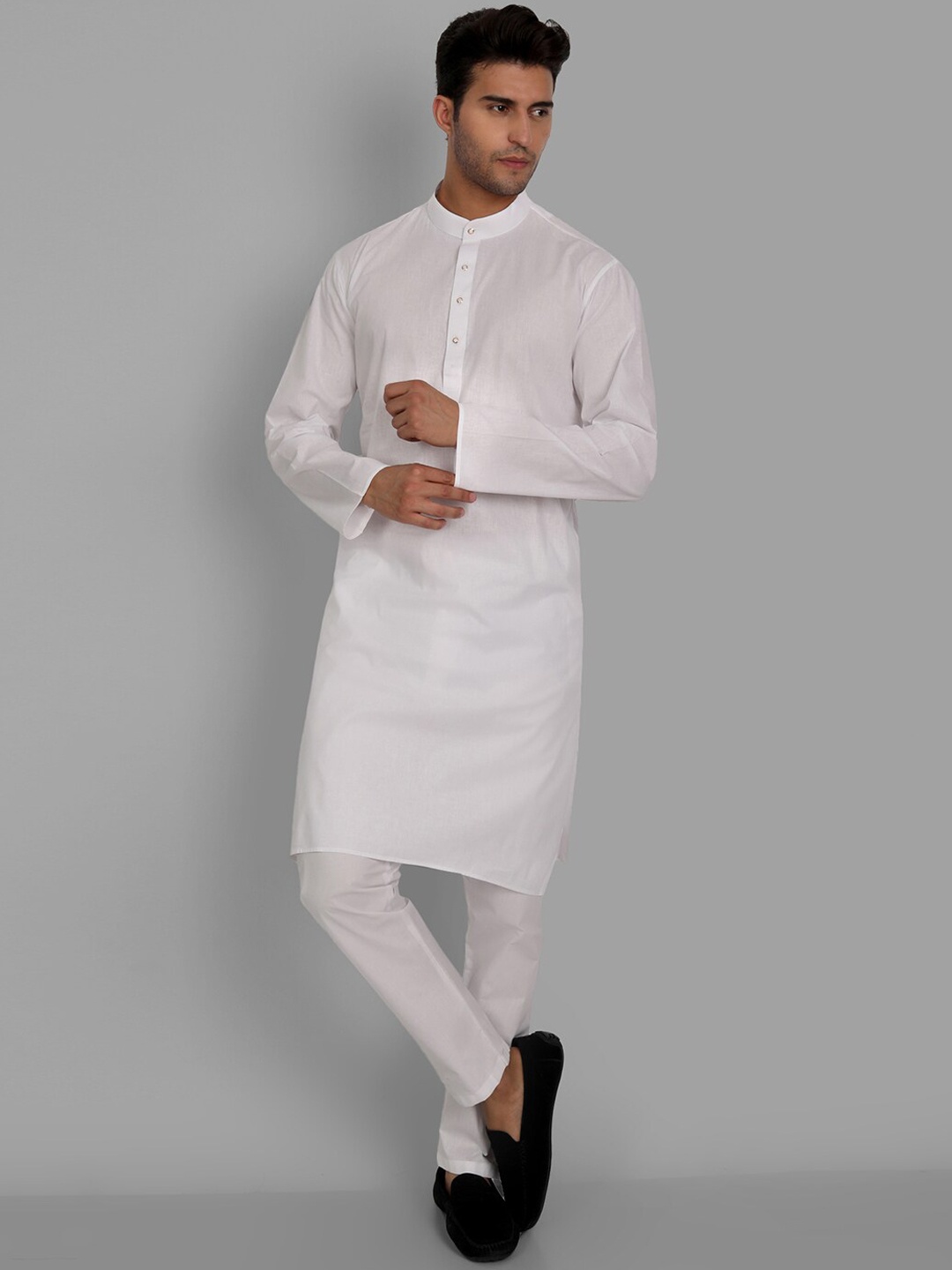 

Pakiza Men White Kurta with Pyjama