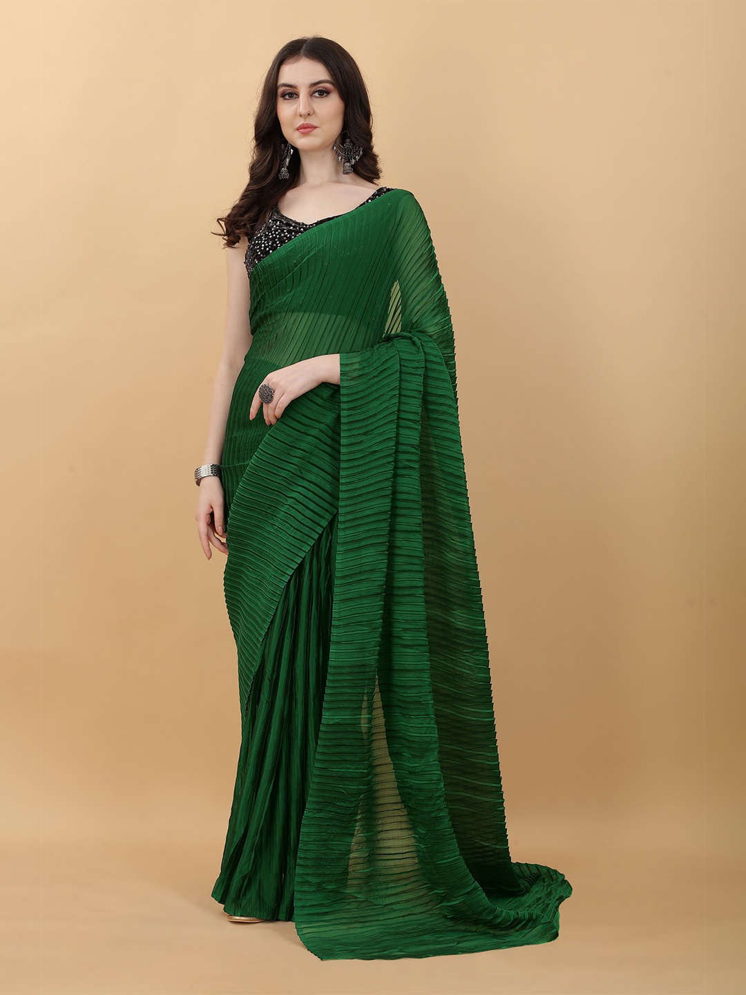 

kasee Green Creezed Saree