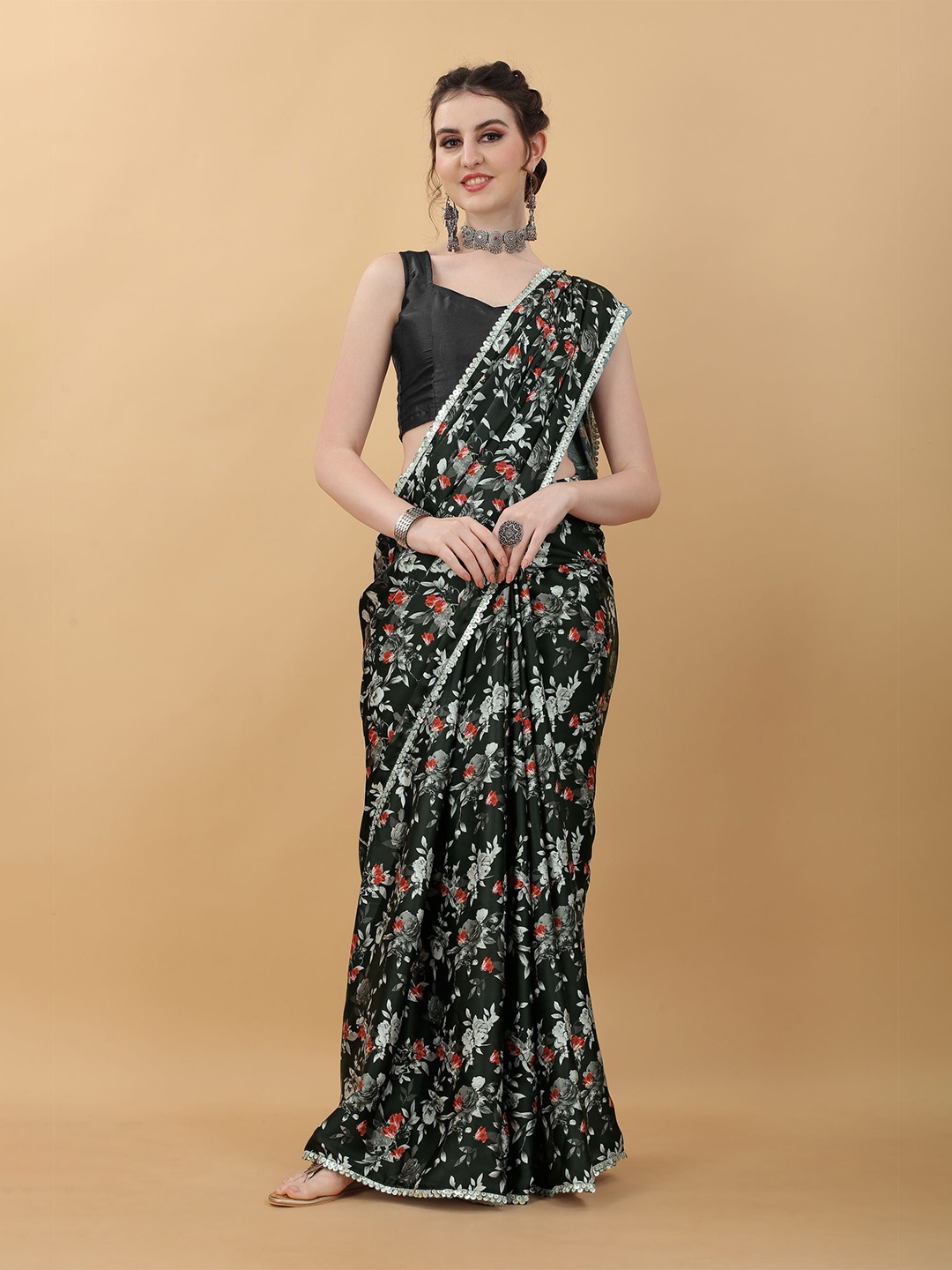 

kasee Black & White Floral Satin Saree