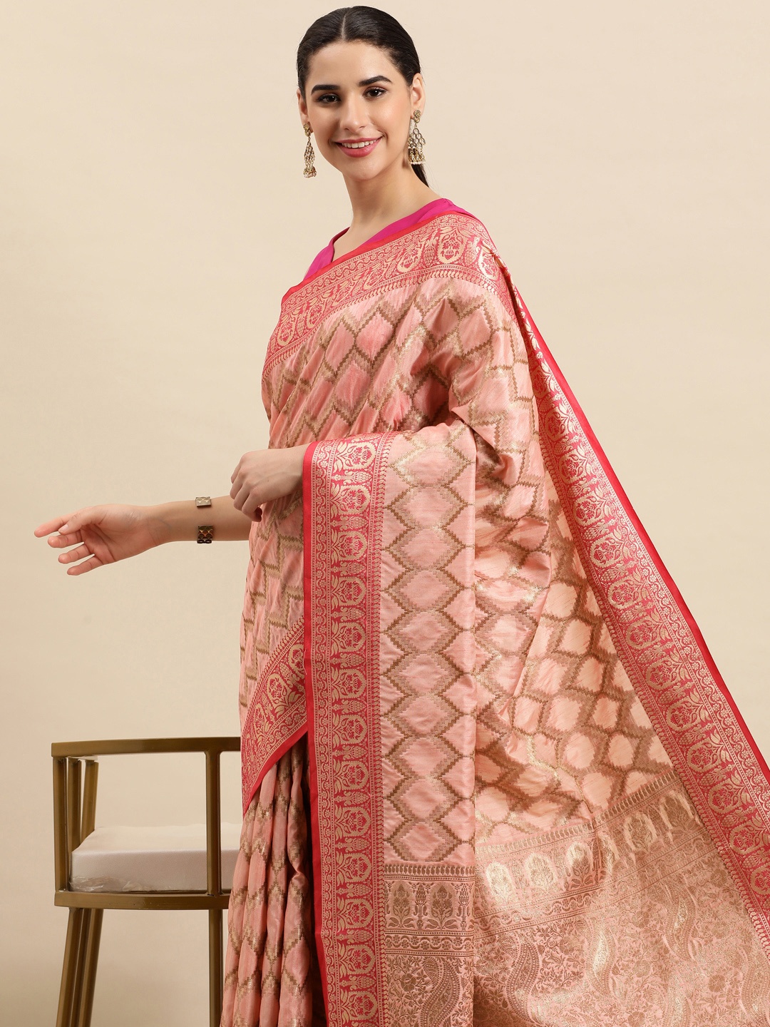

SANGAM PRINTS Ethnic Motifs Silk Blend Saree, Pink