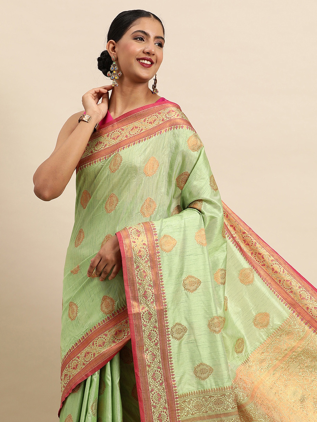 

SANGAM PRINTS Green & Gold-Toned Ethnic Motifs Woven Design Silk Blend Saree