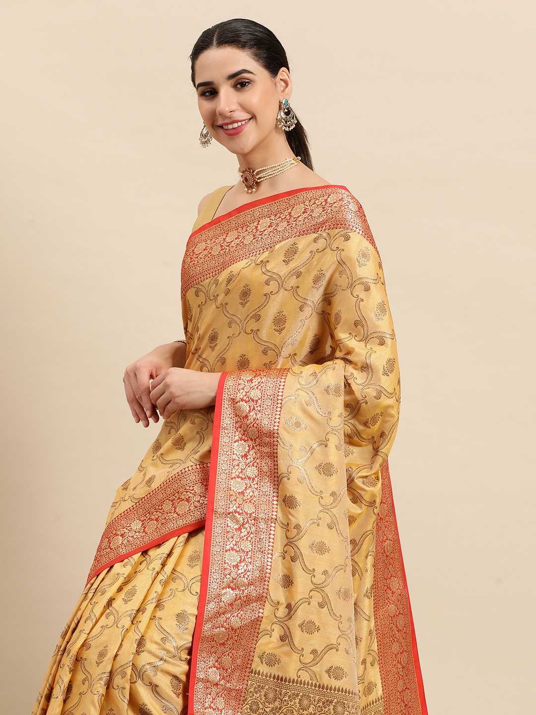 

SANGAM PRINTS Motifs Silk Blend Saree, Yellow