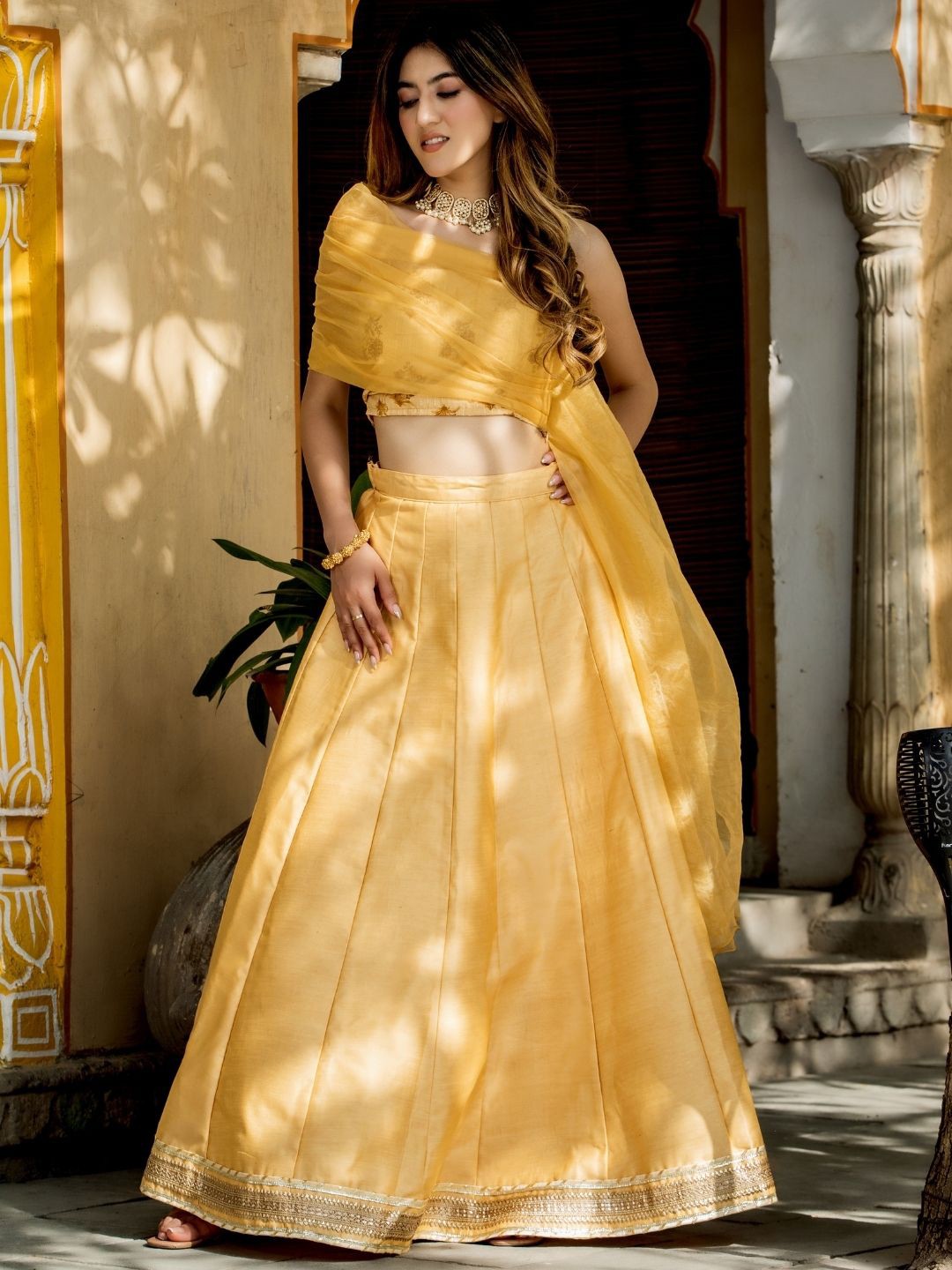 

HOUSE OF JAMOTI Gold-Toned Embroidered Gotta Patti Detail Lehenga Choli With Dupatta