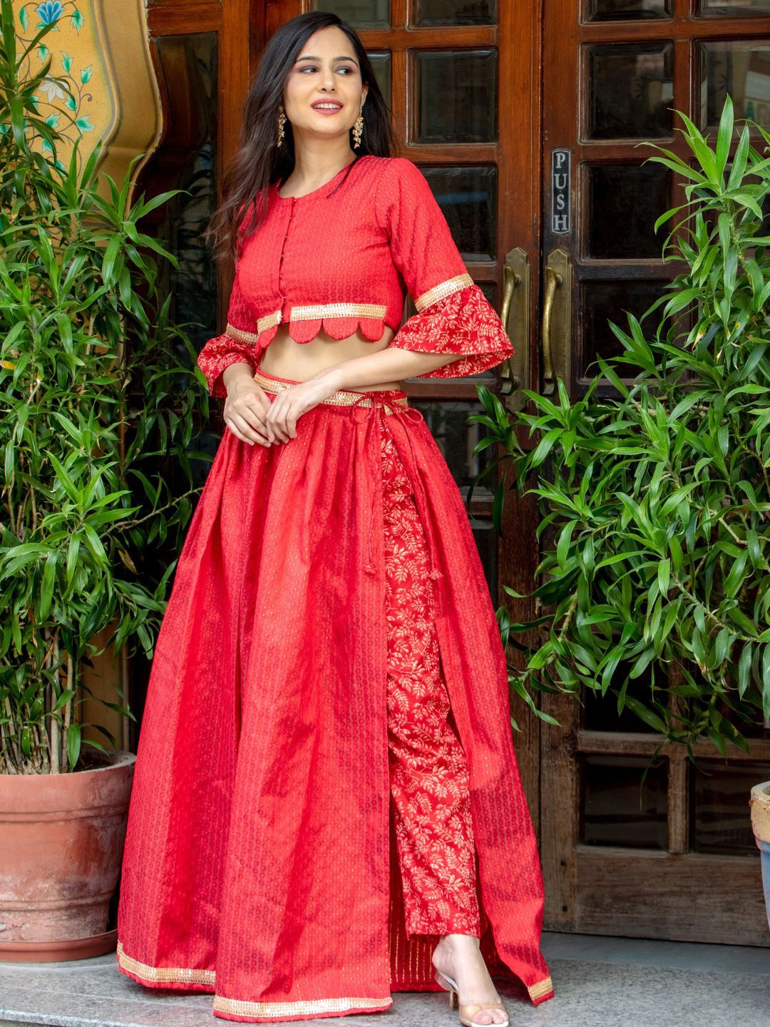 

HOUSE OF JAMOTI Red & Gold-Toned Printed Lehenga Choli Set