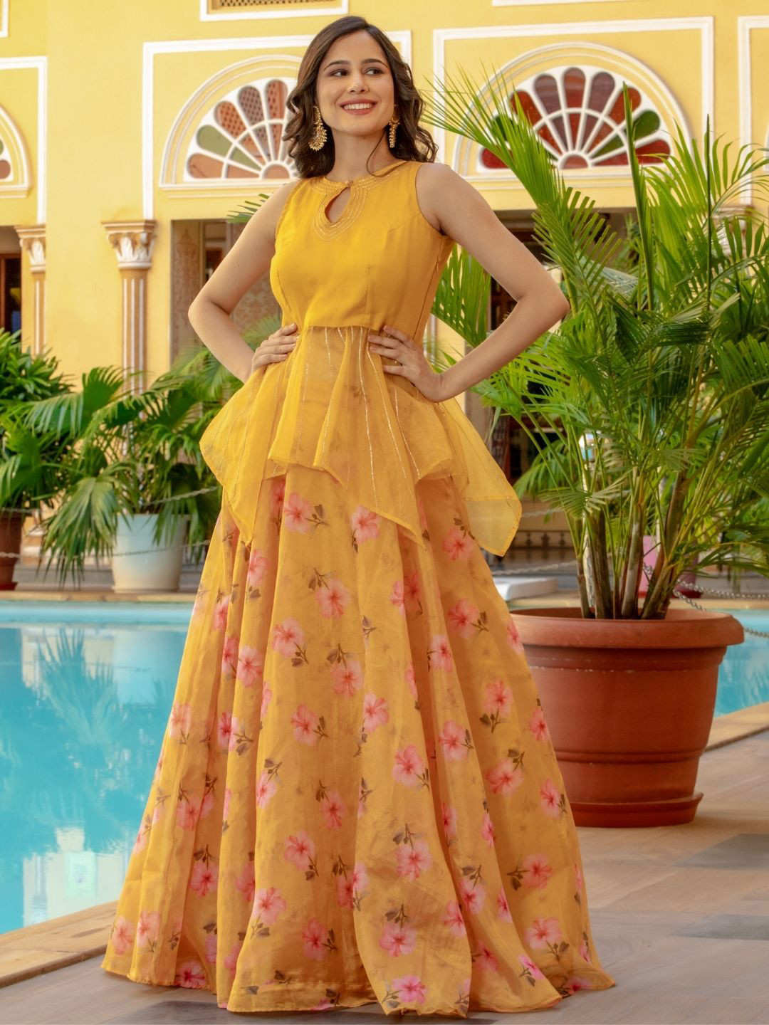 

HOUSE OF JAMOTI Yellow & Pink Floral Printed Lehenga & Peplum Top