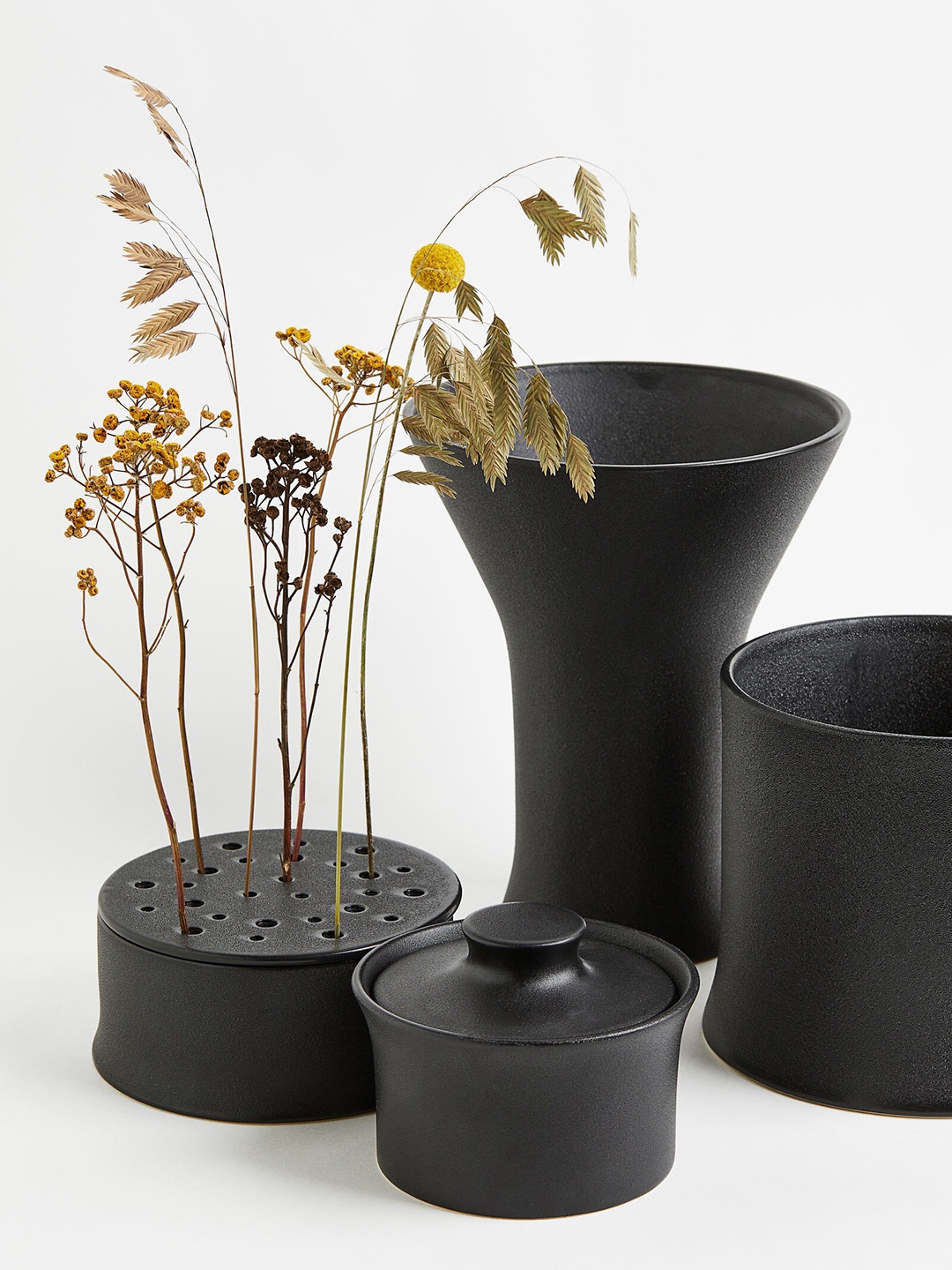 

H&M Black Stoneware Plant Pot