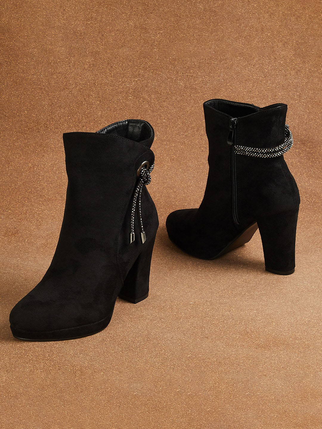 

Ginger by Lifestyle Women Black Solid Fashion