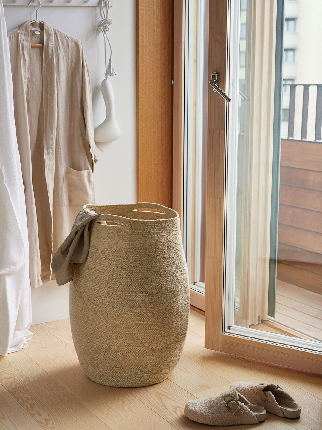 

H&M Beige Jute Laundry Basket