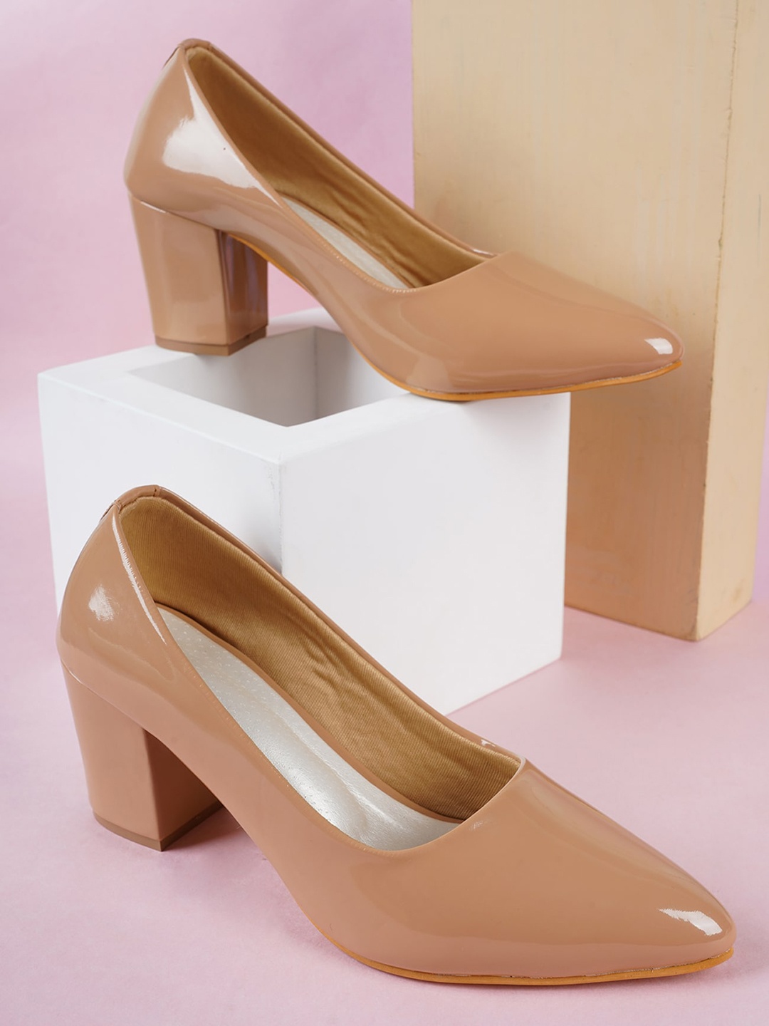 

SAPATOS Tan Block Pumps