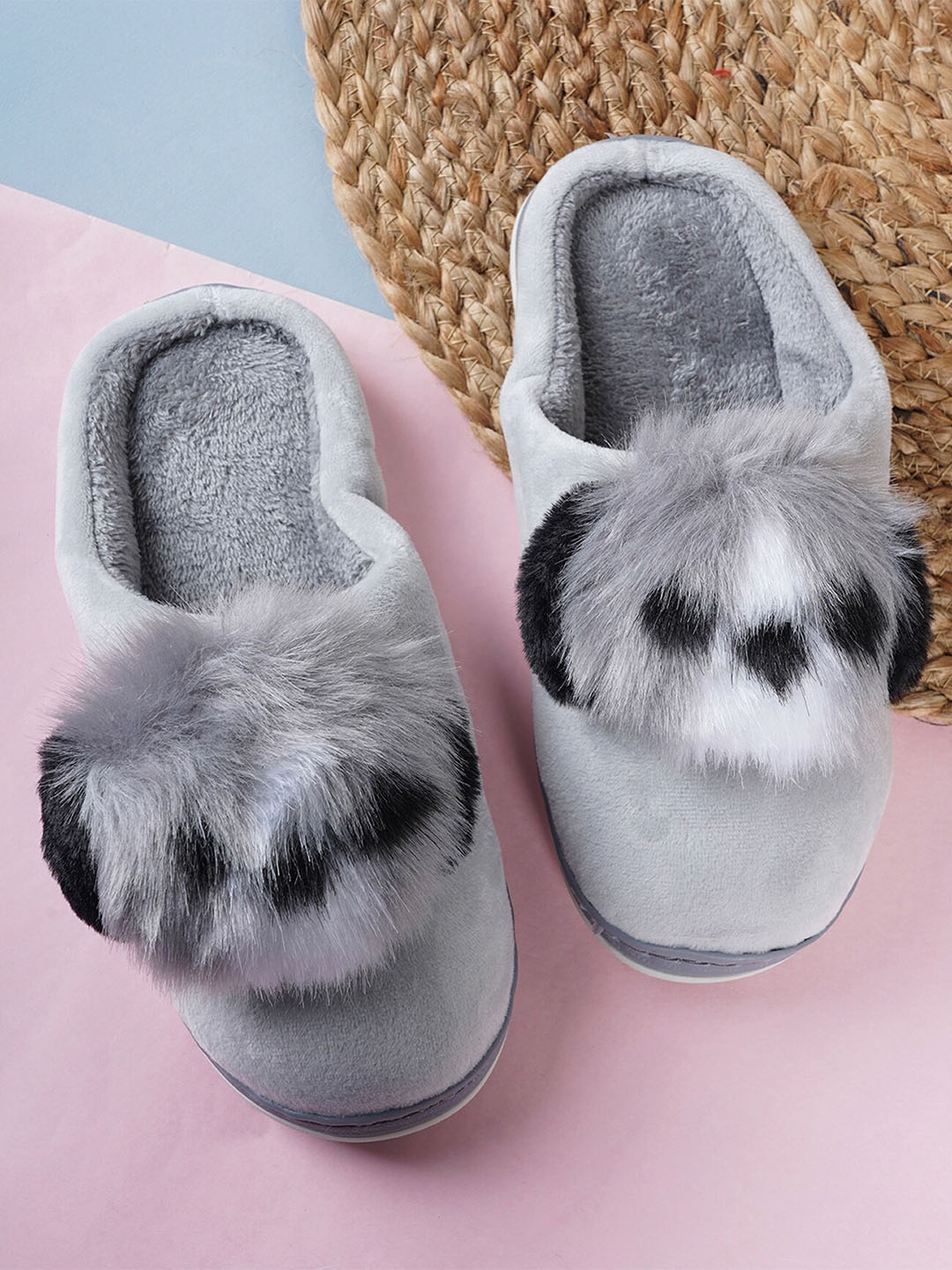 

SAPATOS Women Grey & White Bedroom Slippers