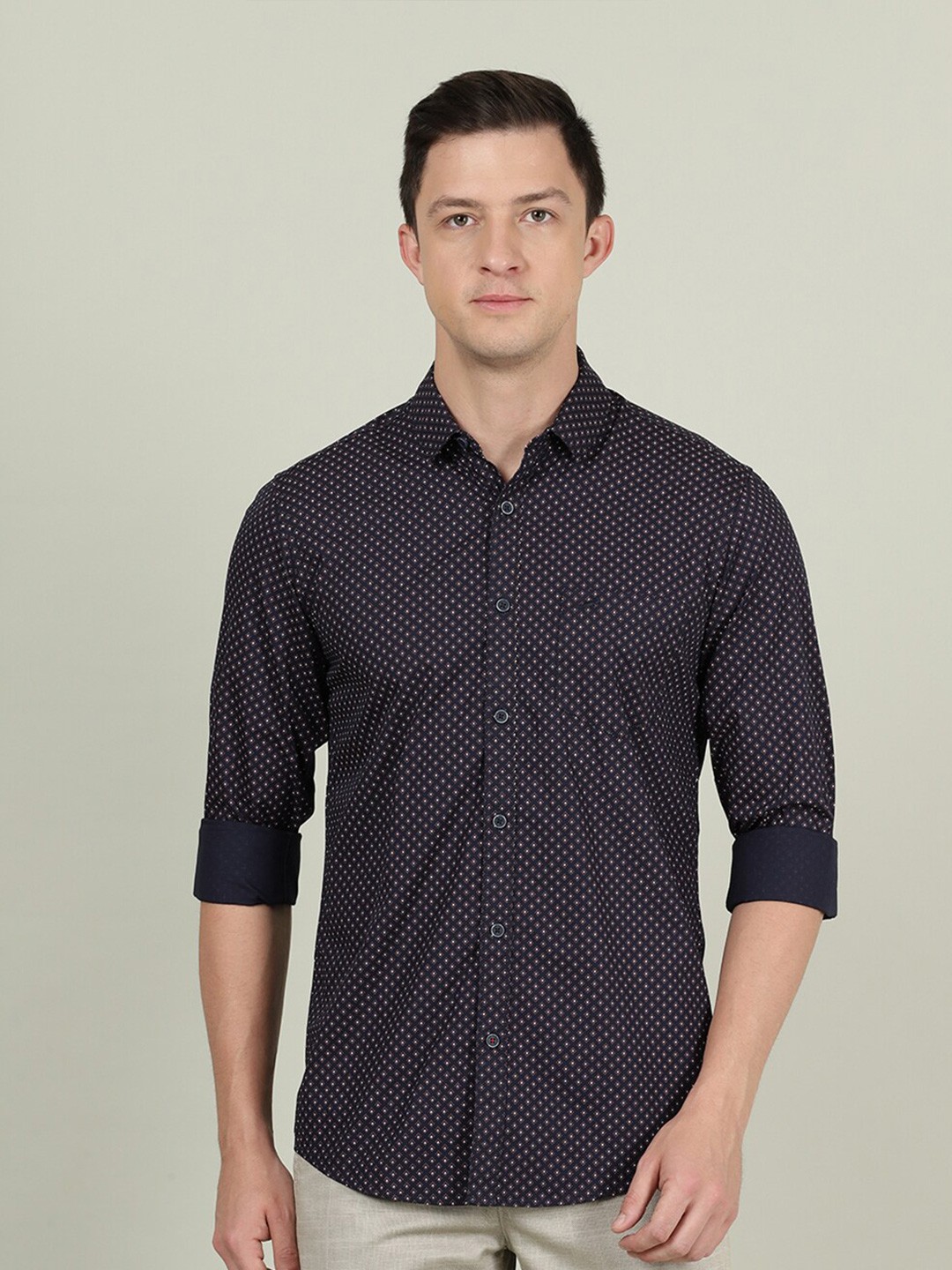 

Crocodile Men Navy Blue & White Printed Cotton Casual Shirt