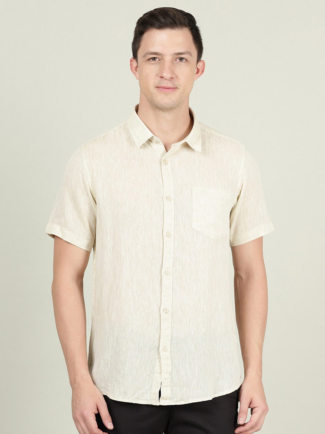 

Crocodile Men Beige Solid Linen Short Sleeves Casual Shirt