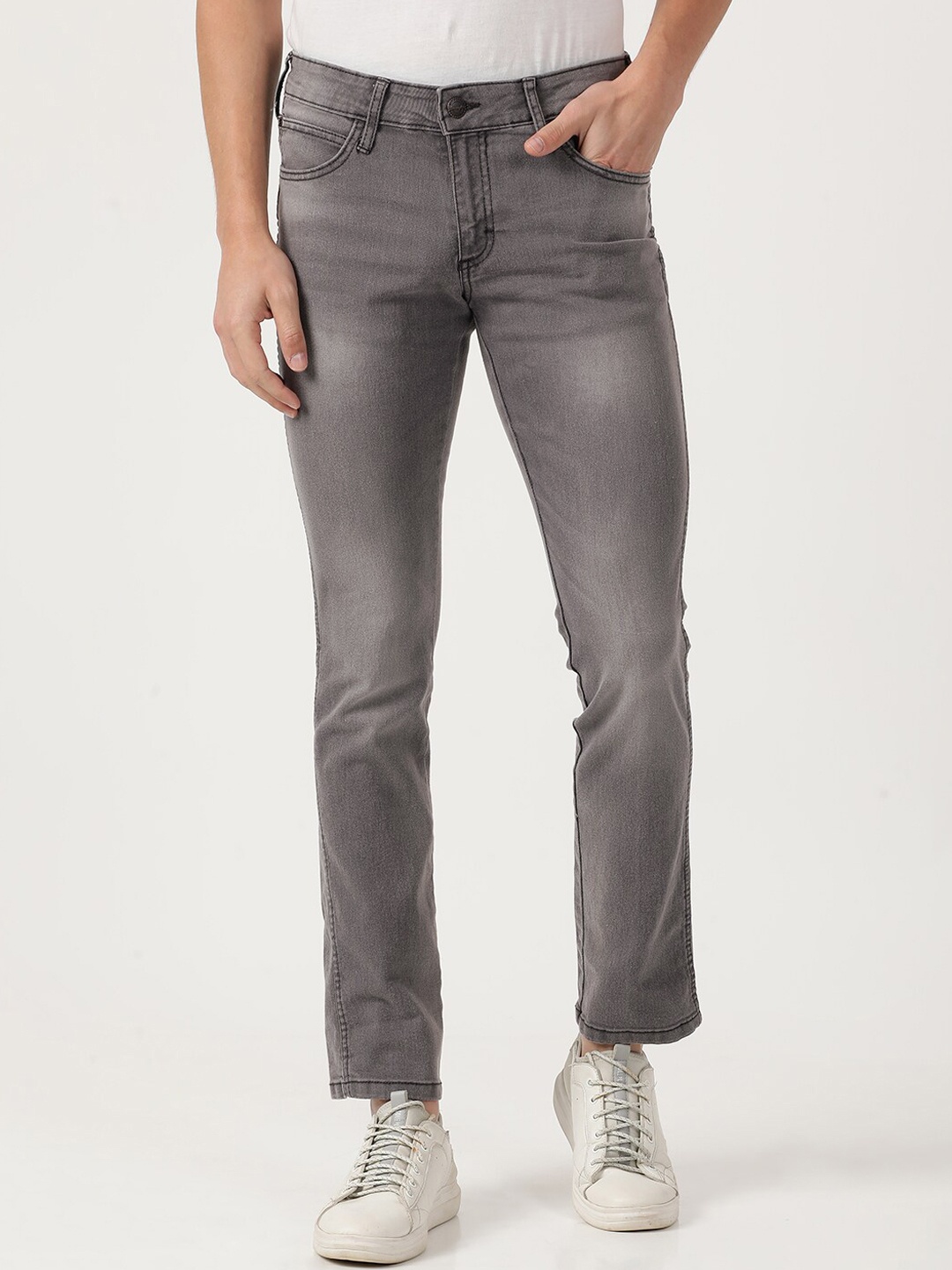 

Wrangler Men Grey Skanders Slim Fit Low-Rise Heavy Fade Stretchable Jeans