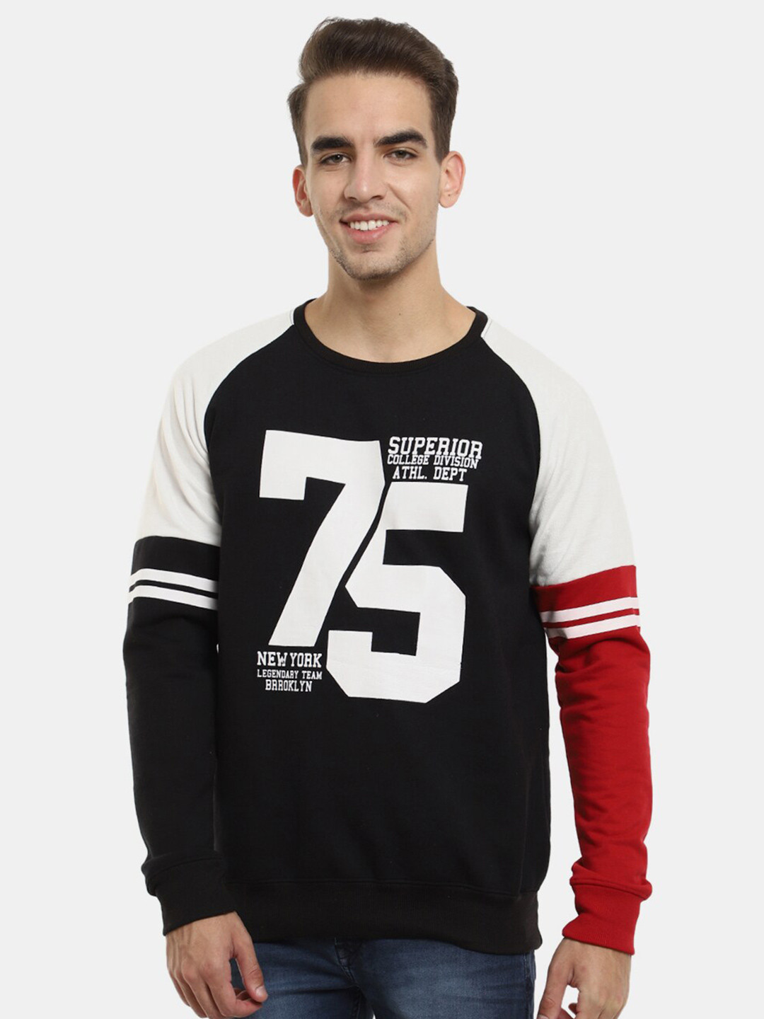 

V-Mart Men Black Printed Cotton Sweatshirt