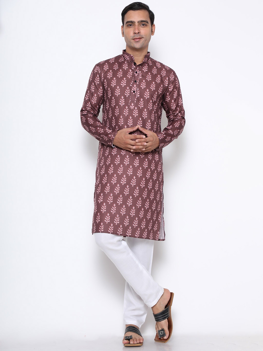 

GoStyle Men Brown Ethnic Motifs Printed Mandarin Collar Pure Cotton Kurta