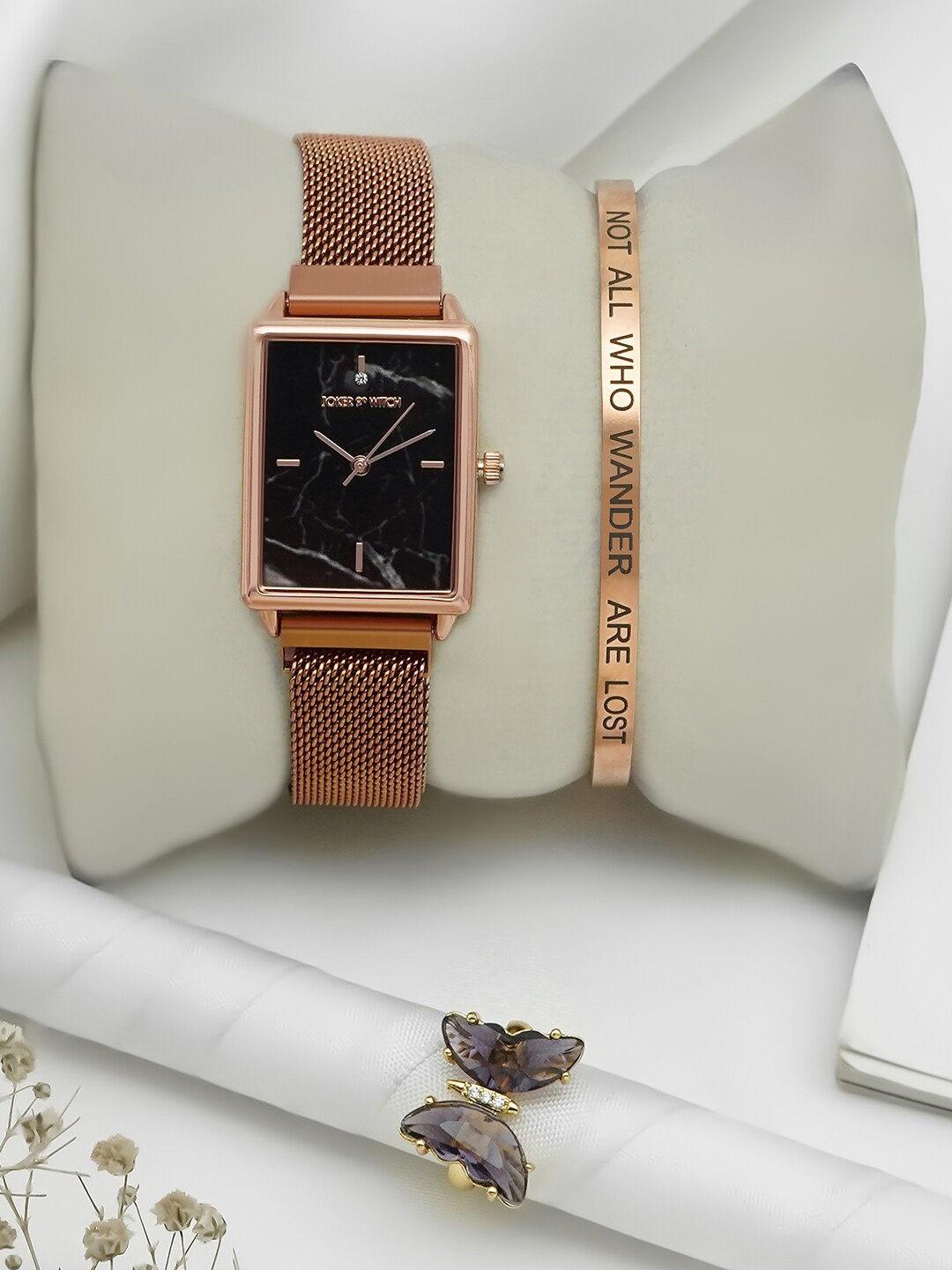 

JOKER & WITCH Women Rose Gold Toned Stainless Steel Analogue Watch With Bracelet & Ring