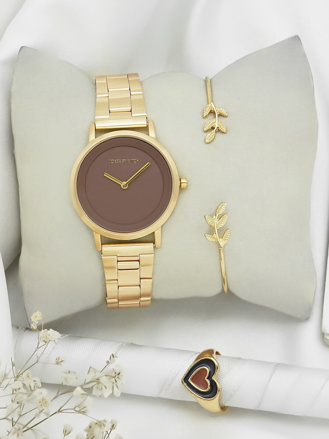 

JOKER & WITCH Women Gold Toned Stainless Steel Analogue Watch With Bracelet & Ring