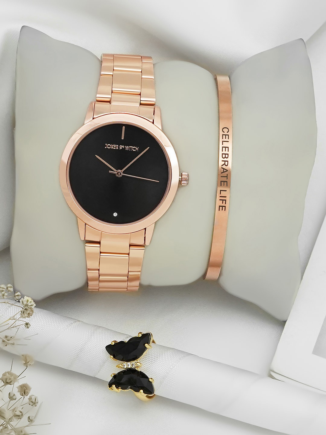 

JOKER & WITCH Women Rose Gold Toned Bracelet Style Straps Watch With Bracelet & Ring