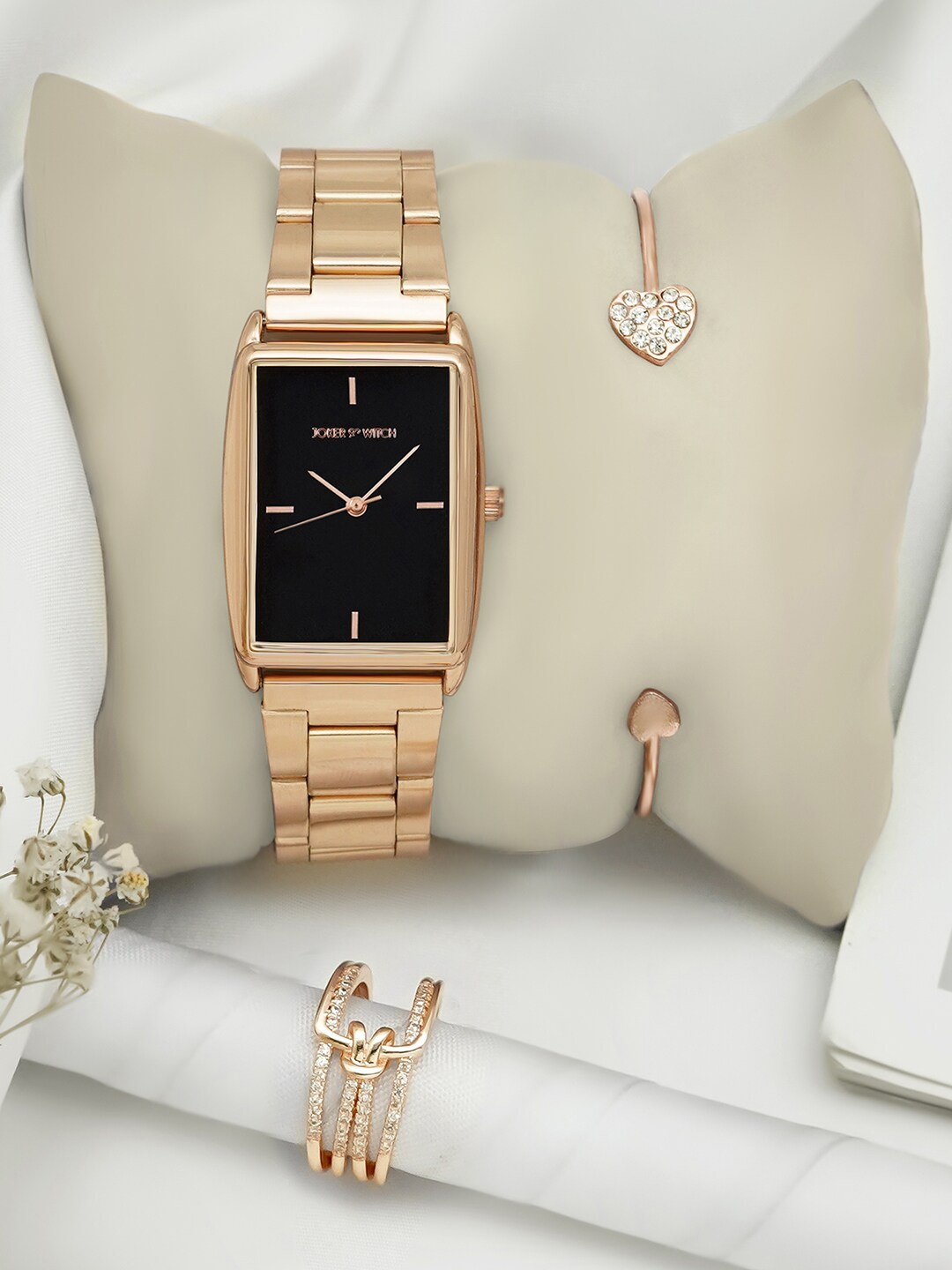 

JOKER & WITCH Women Rose Gold Toned Bracelet Style Straps Watch With Bracelet & Ring