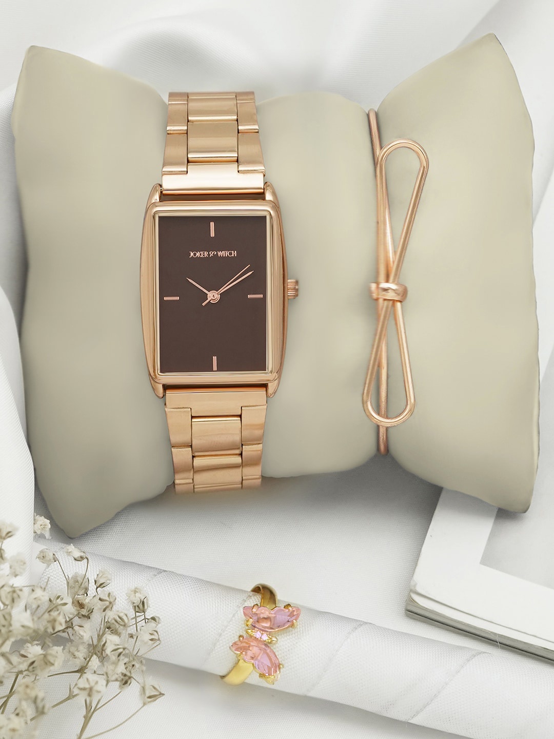 

JOKER & WITCH Women Rose Gold Toned & Brown Analogue Watch With Bracelet And Ring Gift Set