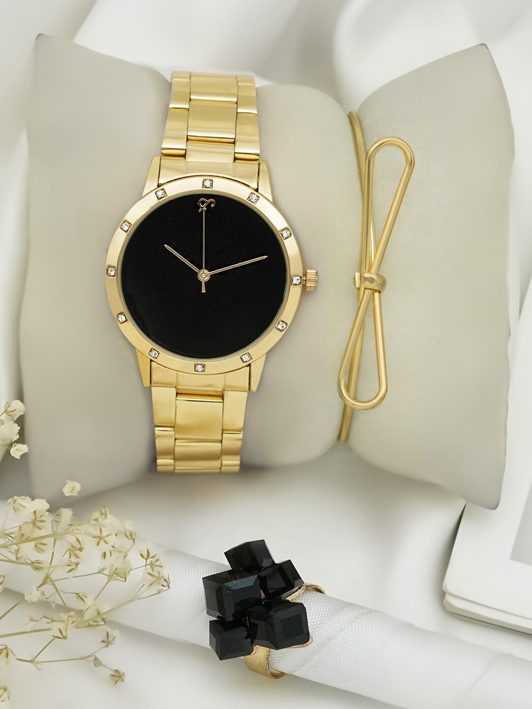 

JOKER & WITCH Women Black Dial & Gold Toned Straps Analogue Watch-JWLT673